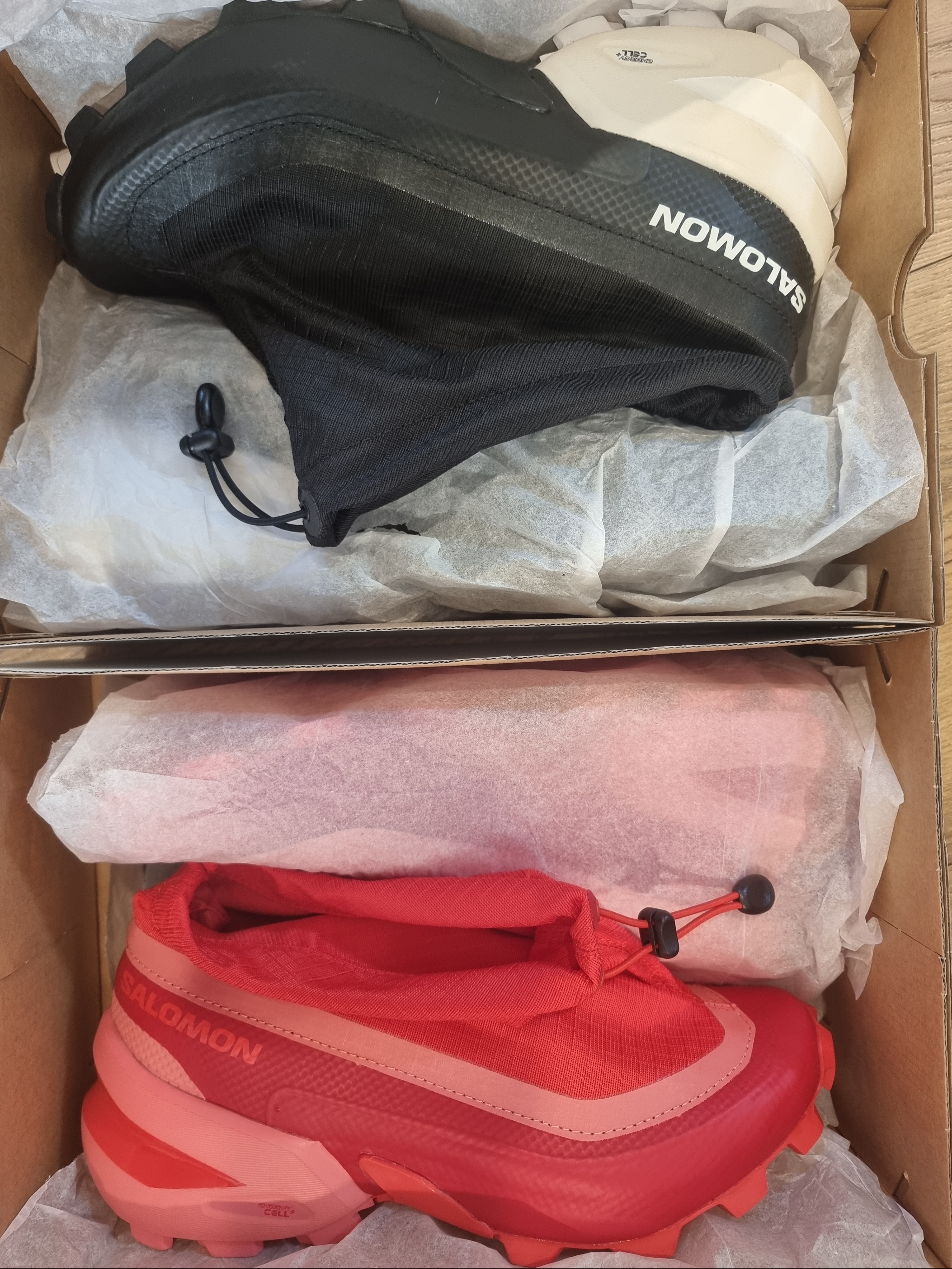 Salomon x MM6 Maison Margiela Cross Low Fiery Red, Salomon x MM6 Maison Margiela Cross Low Black 착용 스타일