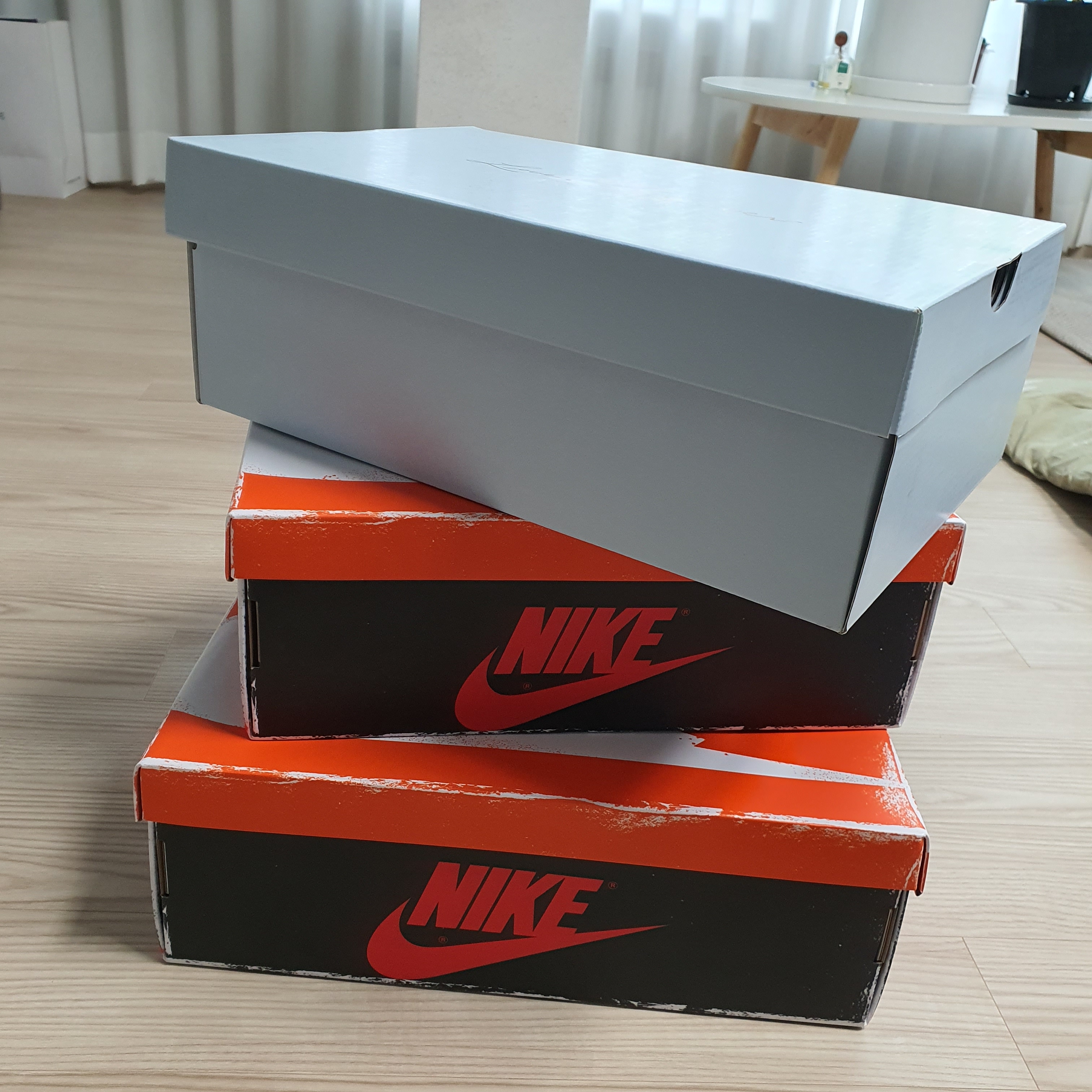 Nike x Drake Nocta Air Force 1 Low SP Certified Lover Boy White, Jordan 1 Retro High OG Chicago 2022 착용 스타일 - 5