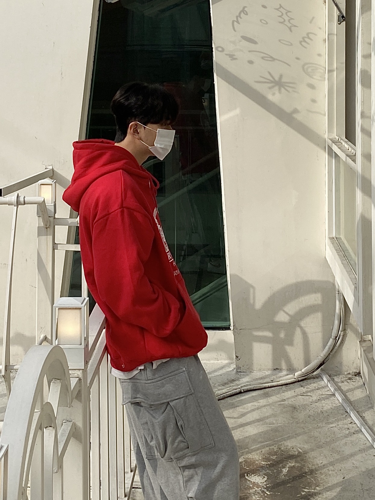 Nike Air Force 1 Low White Red Midsole 착용 스타일 - 3