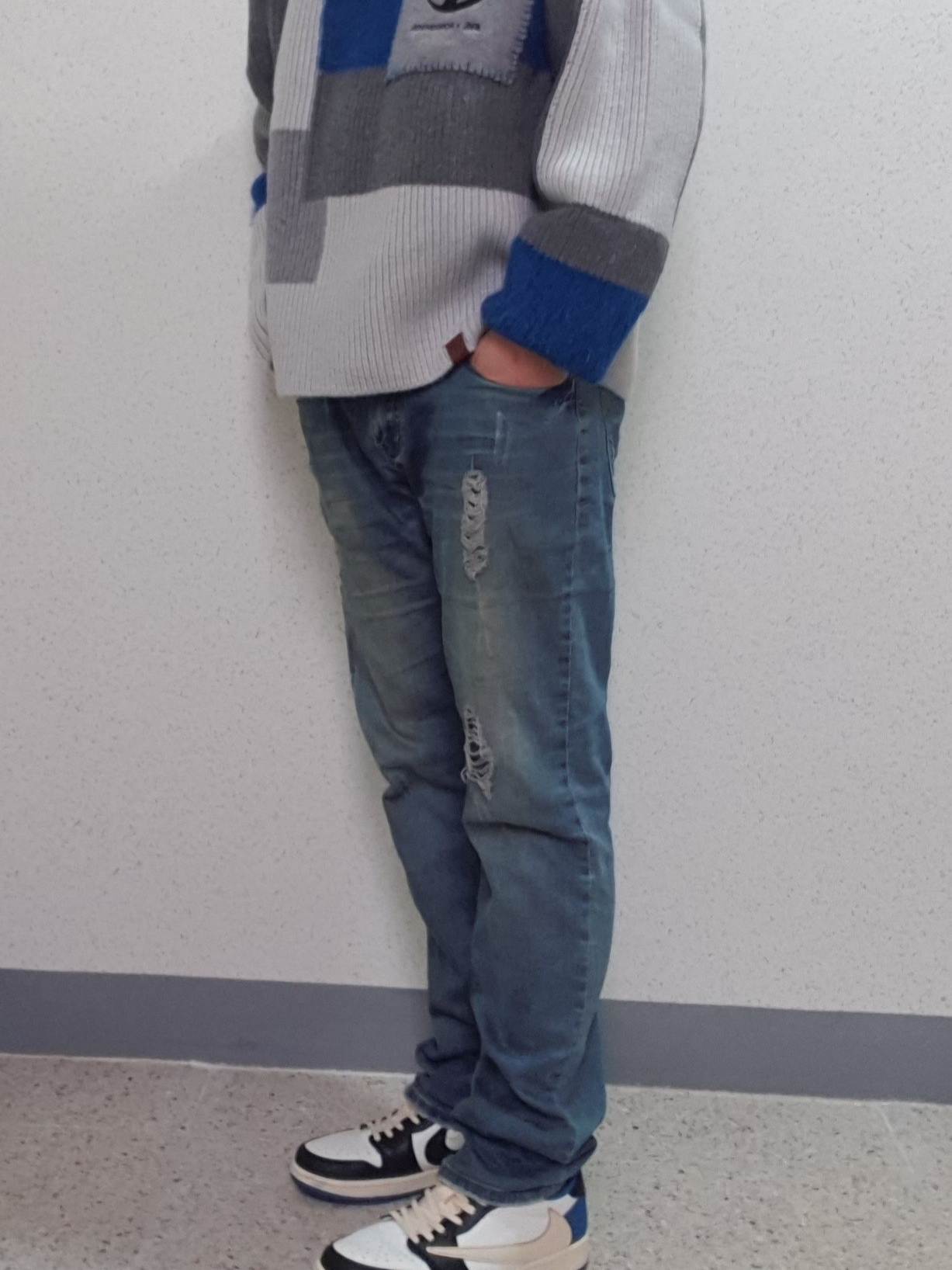Zara x Ader Error Patchwork Oversize Knit Sweater Multicolor, Jordan 1 x Travis Scott x Fragment Retro Low OG SP Military Blue 착용 스타일