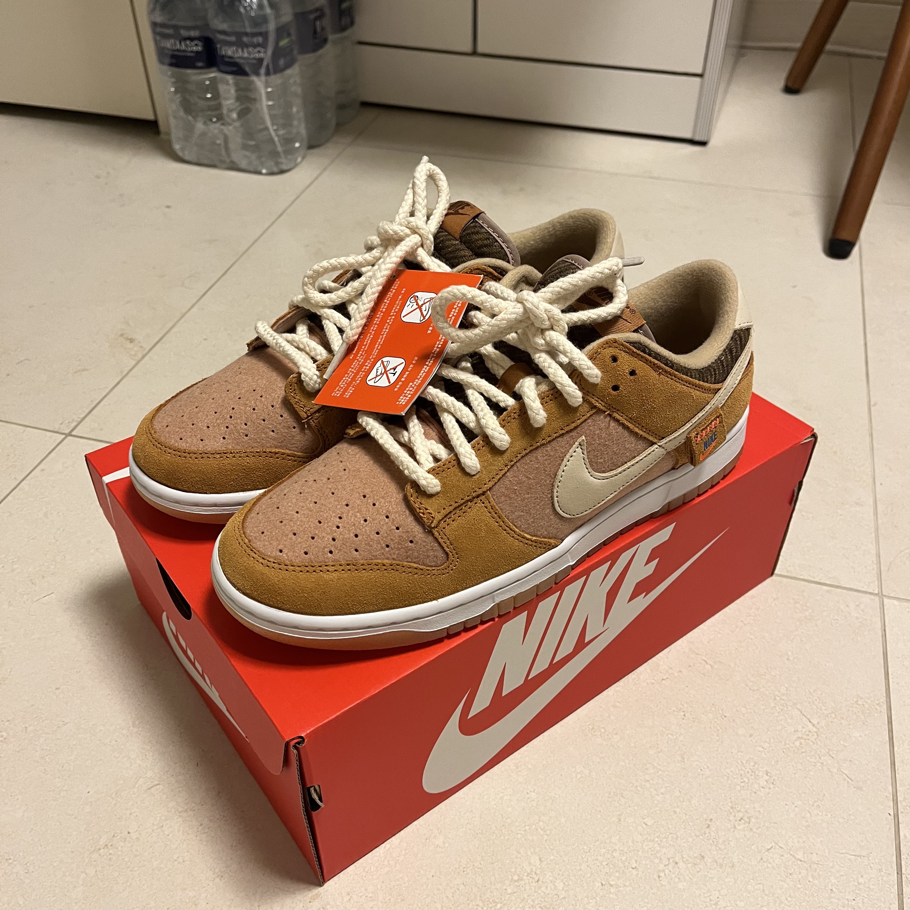 Nike Dunk Low SE Praline Desert Ochre 착용 스타일