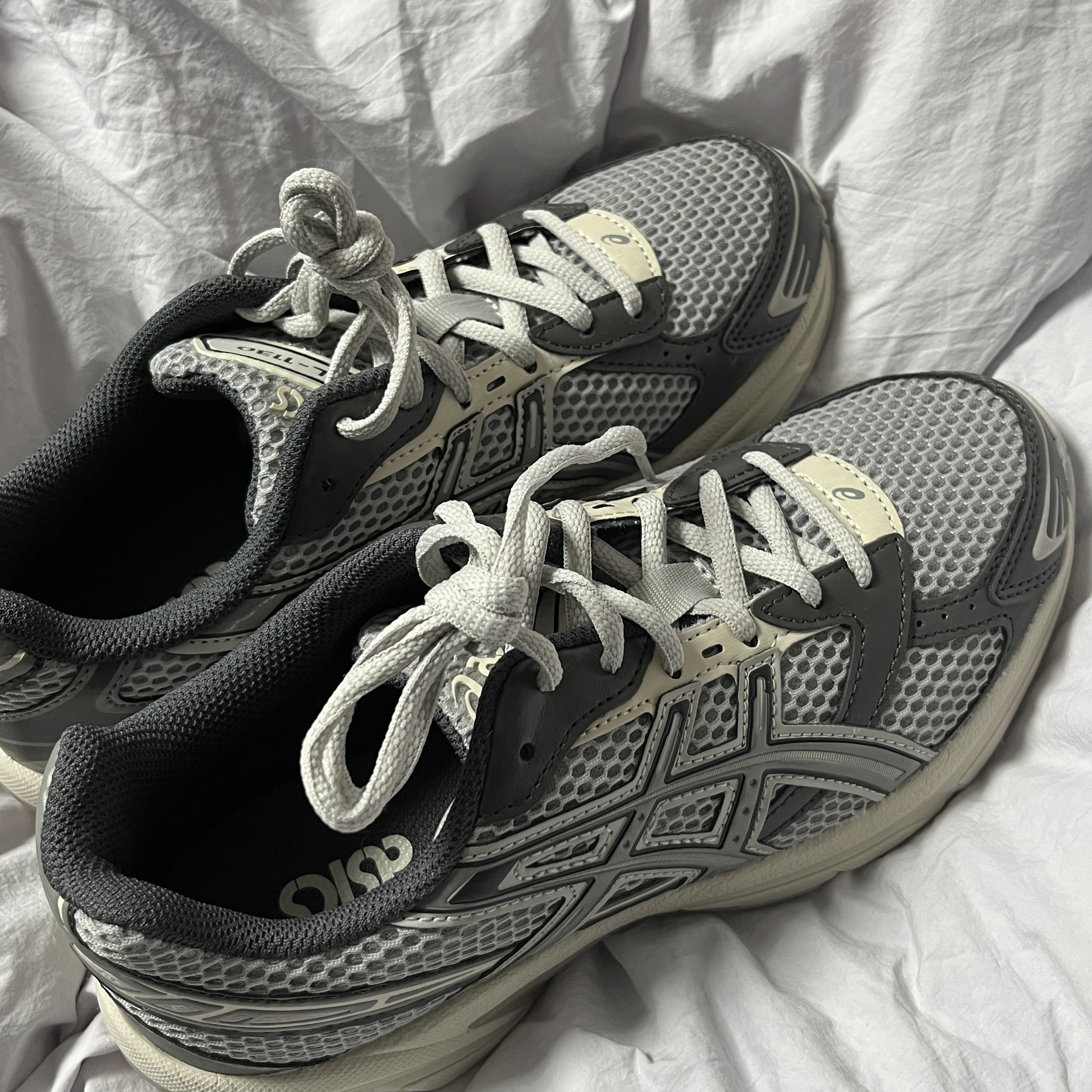 Asics Gel-1130 Oyster Grey Clay Grey 착용 스타일 - 2