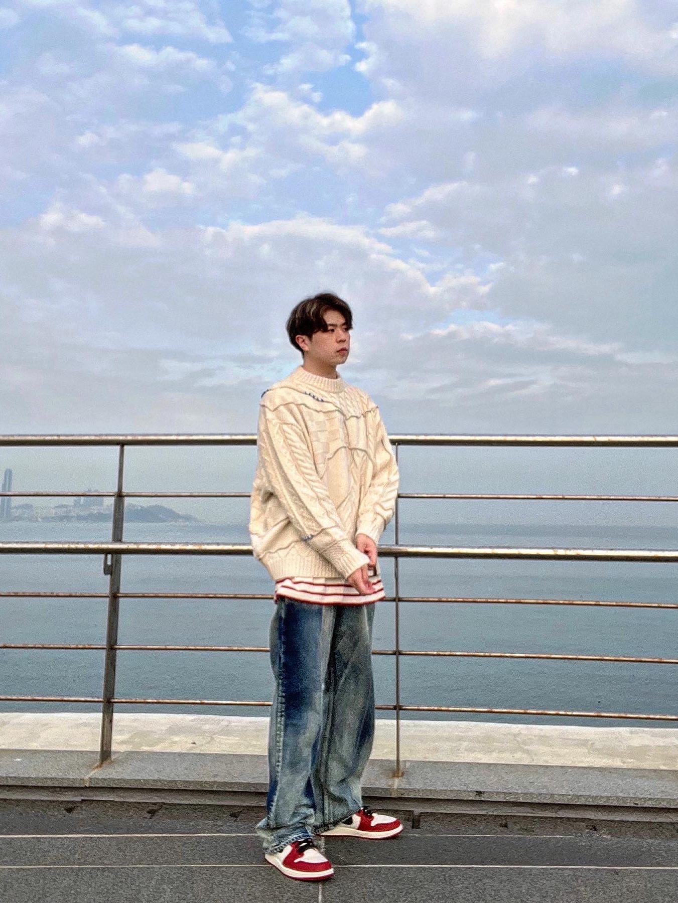 Jordan 1 Retro High OG Chicago 2022, Zara x Ader Error Patchwork Oversize Knit Sweater Cream 착용 스타일 - 4