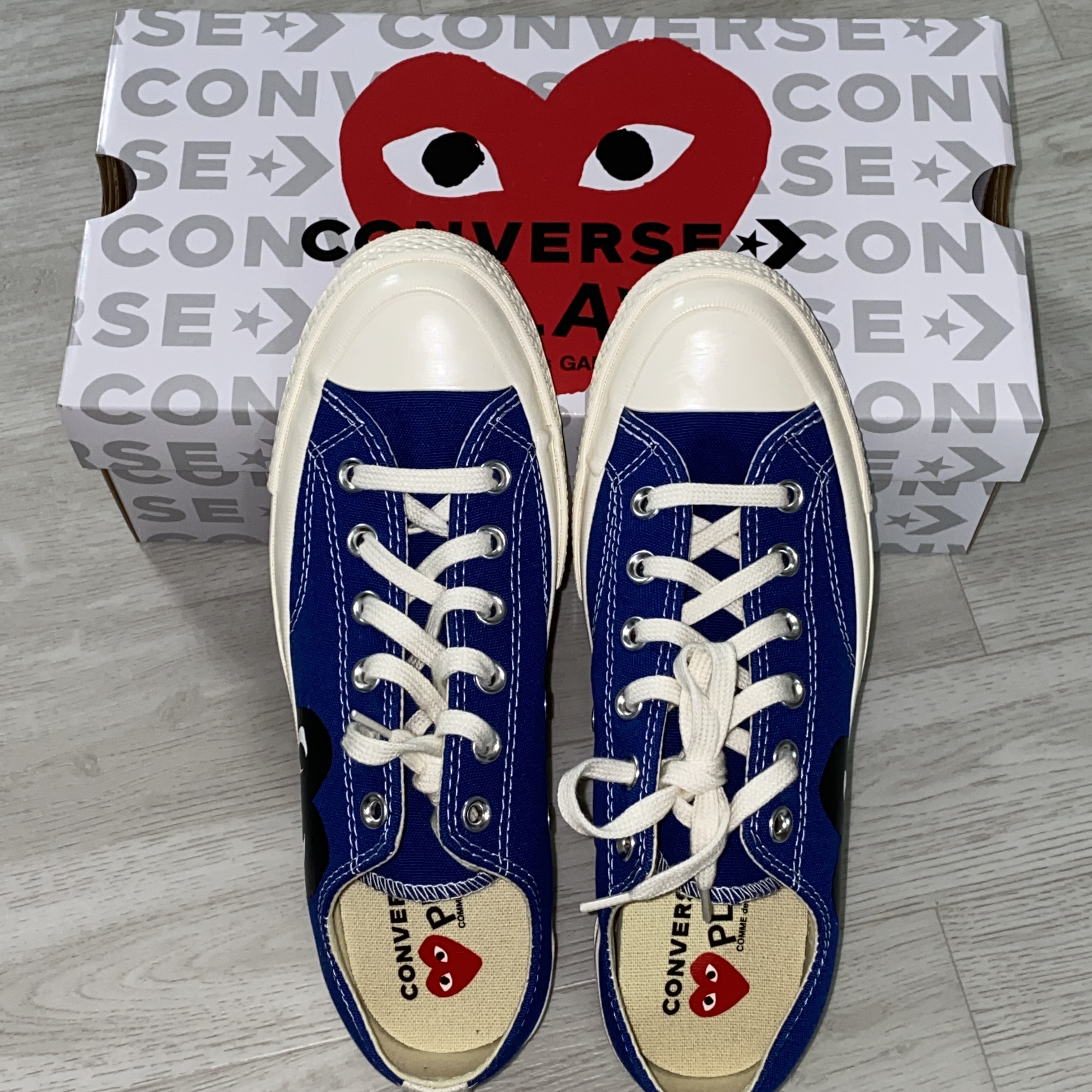 Converse x Play Comme des Garcons Chuck 70 Ox Blue Quartz 착용 스타일 - 1
