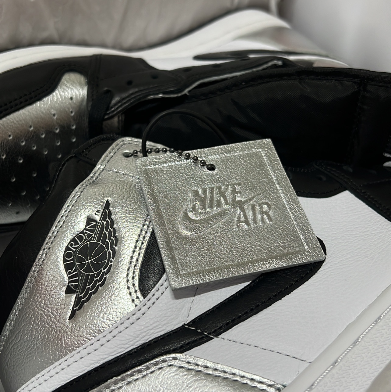 (W) Jordan 1 Retro High OG Silver Toe 착용 스타일 - 2