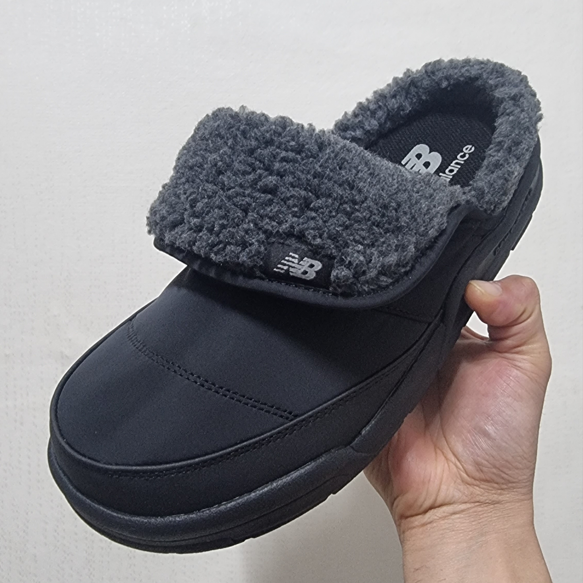 New Balance Puflee Black 착용 스타일 - 1