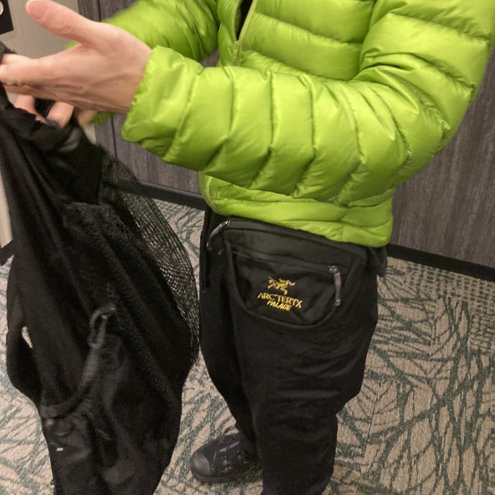 Palace x Arc'teryx Mantis 1 Waistpack - 20FW, Salomon XT-Quest ADV Black 착용 스타일