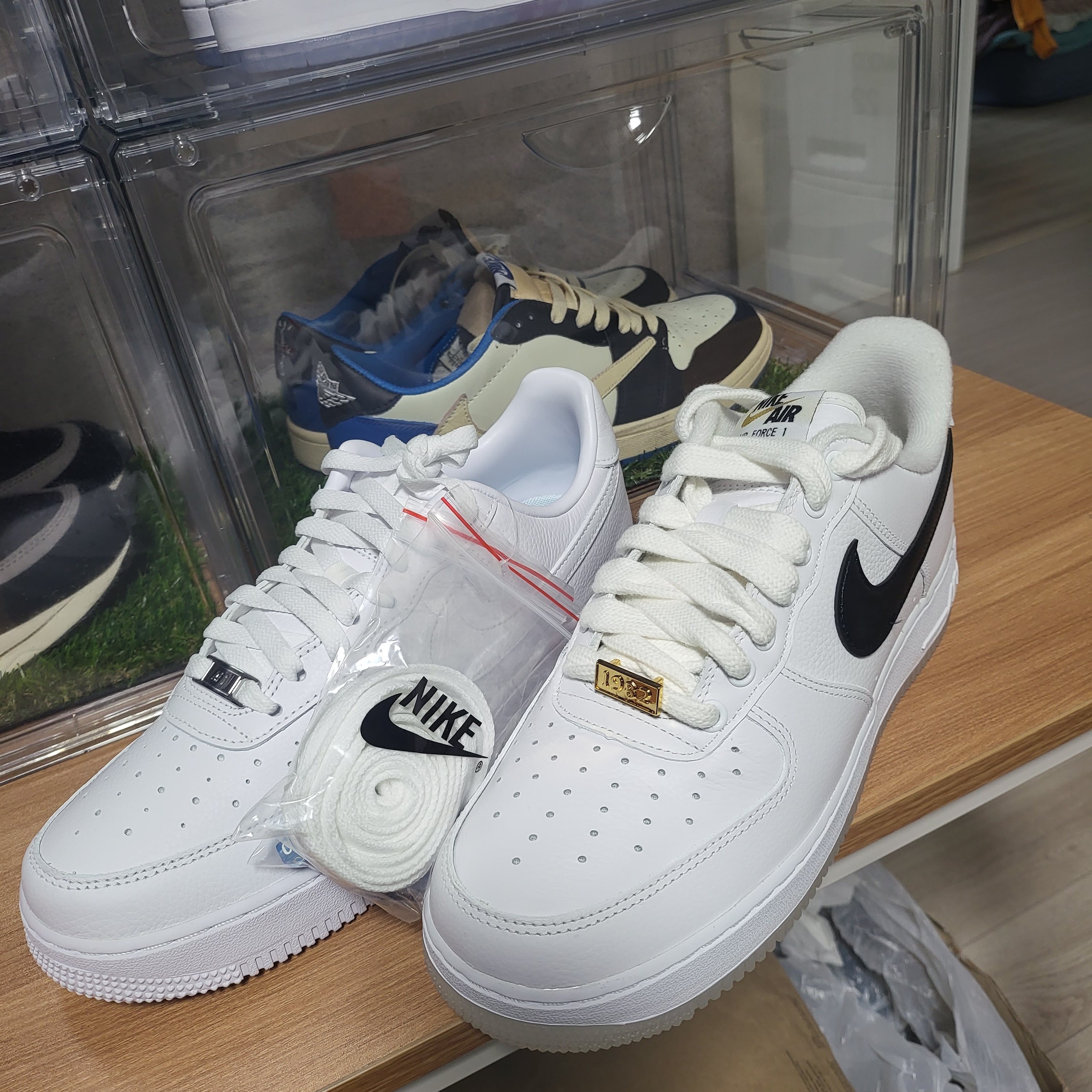 Nike x Drake Nocta Air Force 1 Low SP Certified Lover Boy White 착용 스타일 - 4