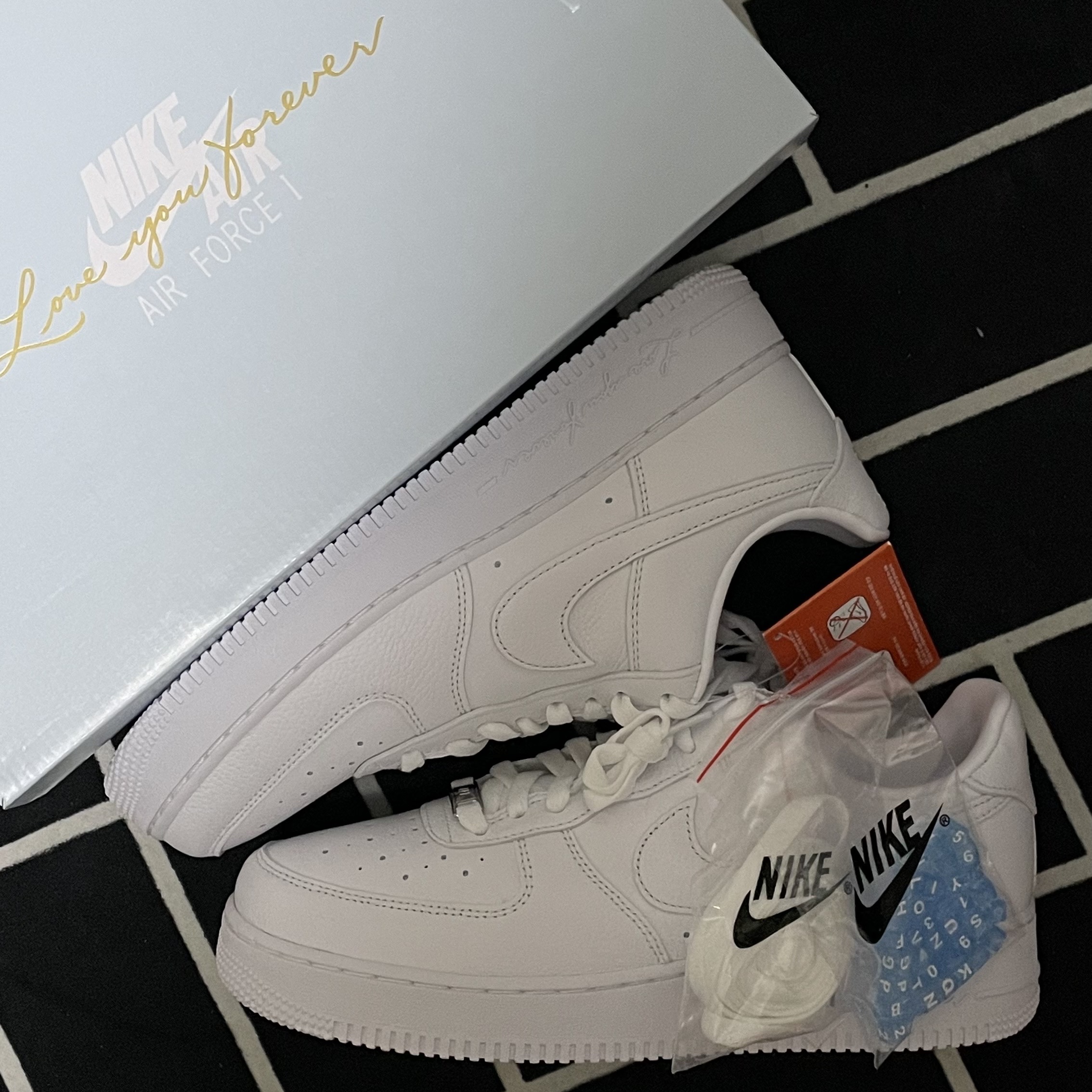 Nike x Drake Nocta Air Force 1 Low SP Certified Lover Boy White 착용 스타일