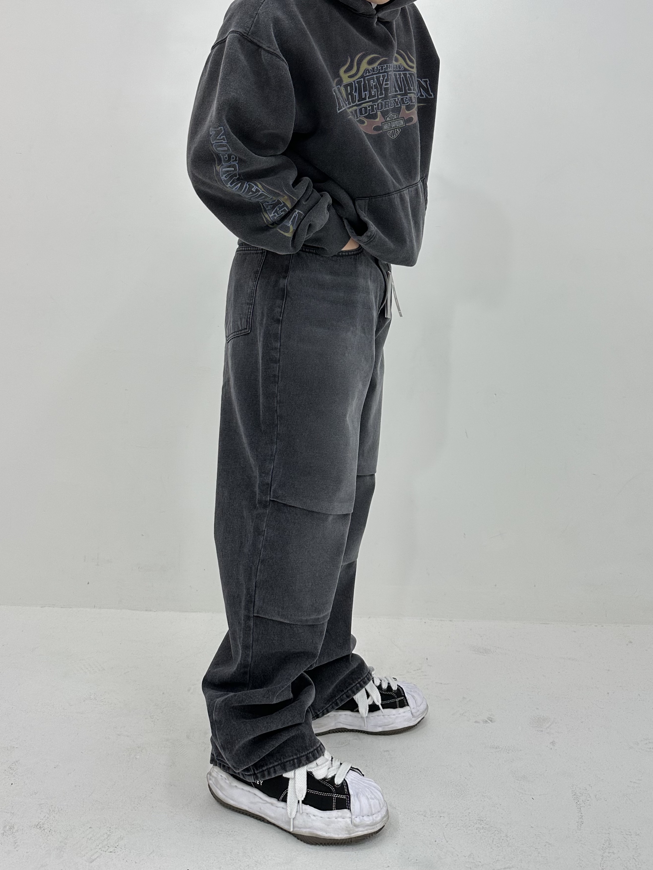 Maison Mihara Yasuhiro Blakey OG Sole Canvas Low-top Sneakers Black White 착용 스타일 - 5