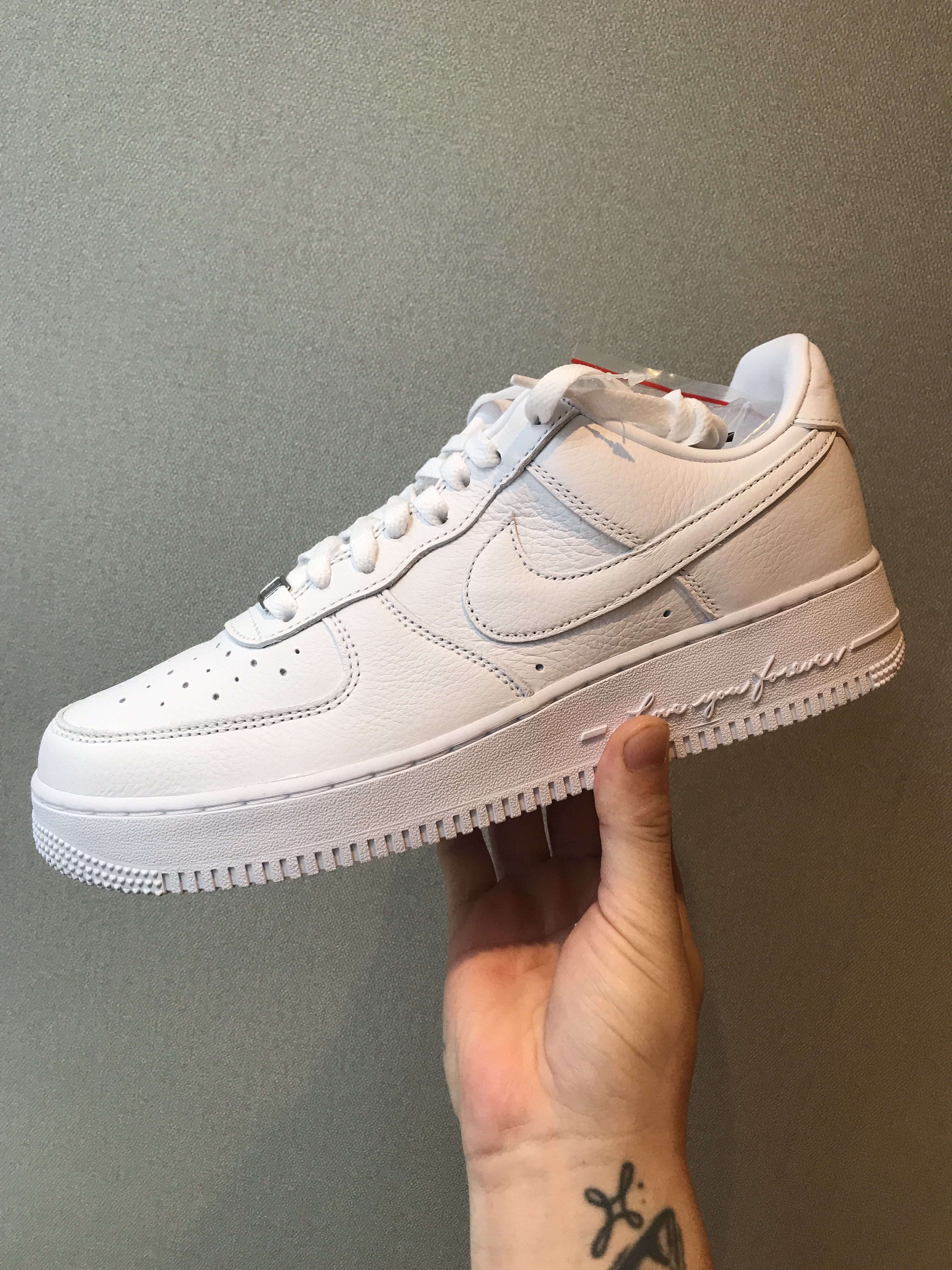 Nike x Drake Nocta Air Force 1 Low SP Certified Lover Boy White 착용 스타일 - 2