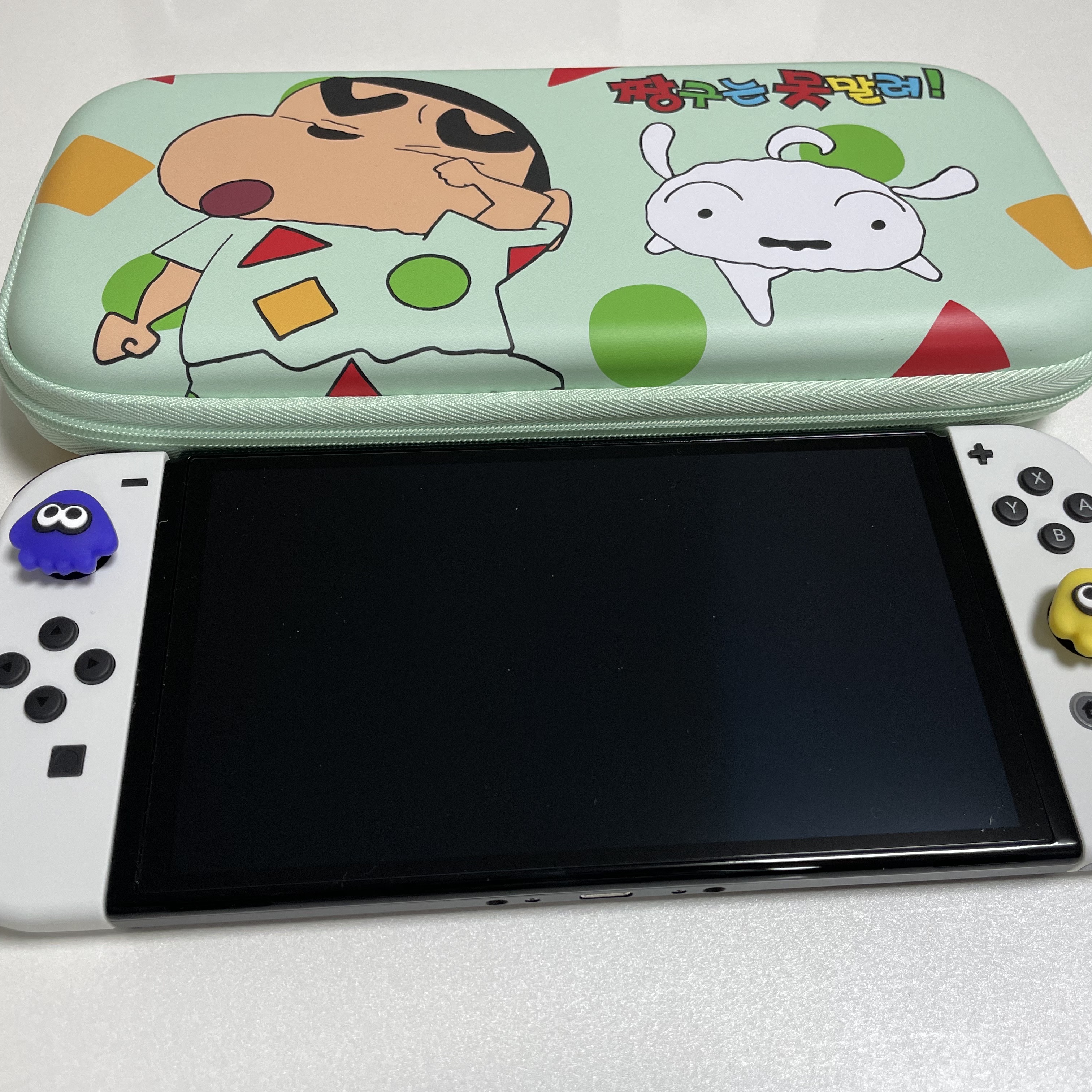 Nintendo Switch OLED White (Korean Ver.) 착용 스타일 - 1