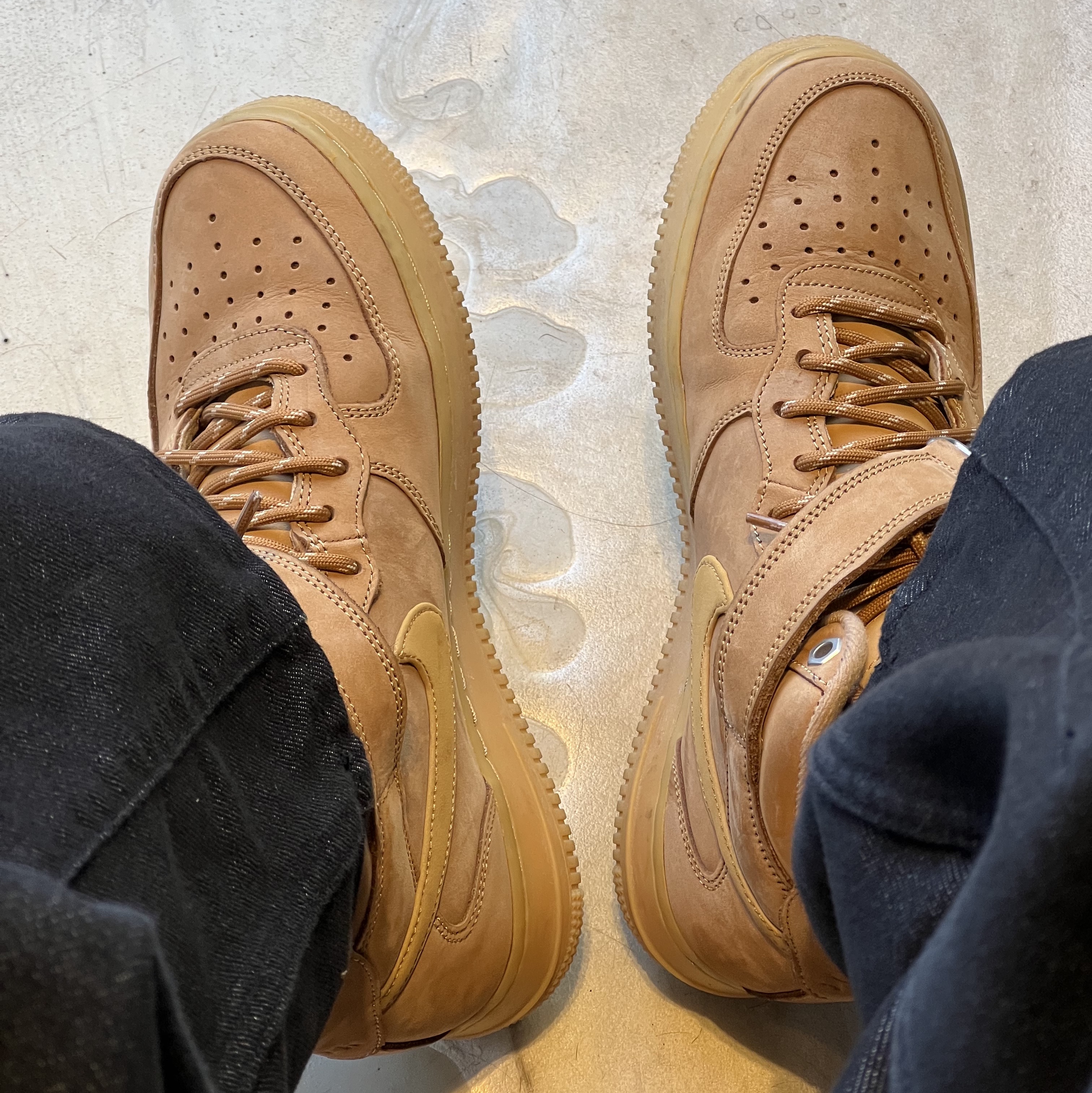 Nike Air Force 1 Mid '07 WB Flax 착용 스타일