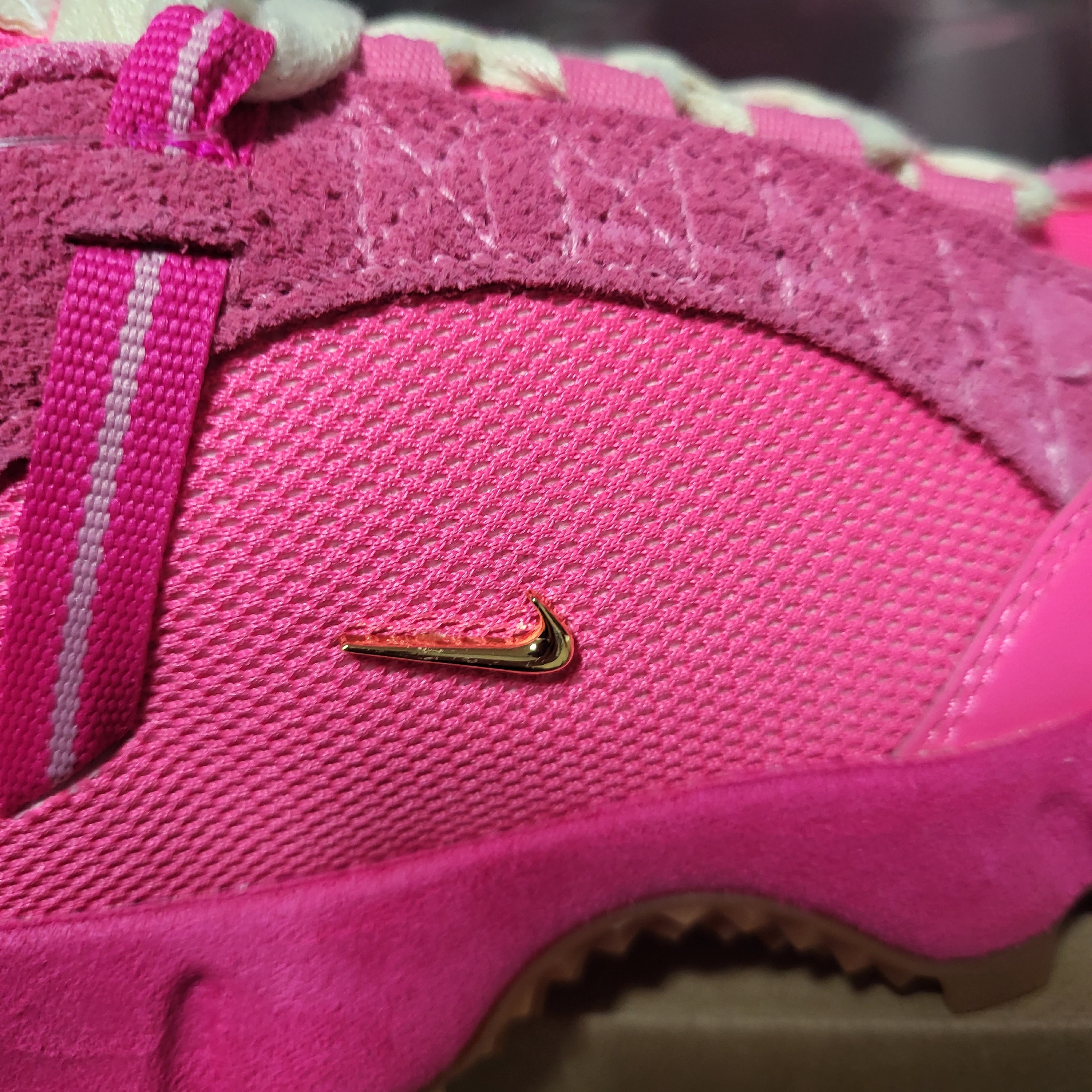 Nike x Jacquemus Air Humara LX Pink Flash 착용 스타일 - 5
