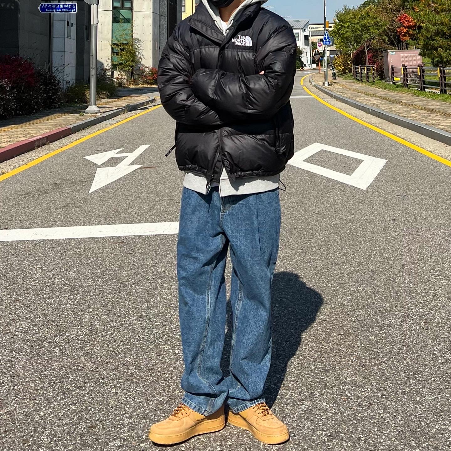Nike x Supreme Air Force 1 Low Flax, The North Face 1996 Eco Nuptse Jacket Black 착용 스타일 - 1