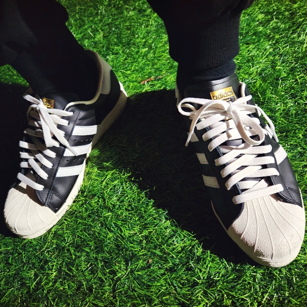 Adidas Superstar 82 FI Core Black 착용 스타일 - 4