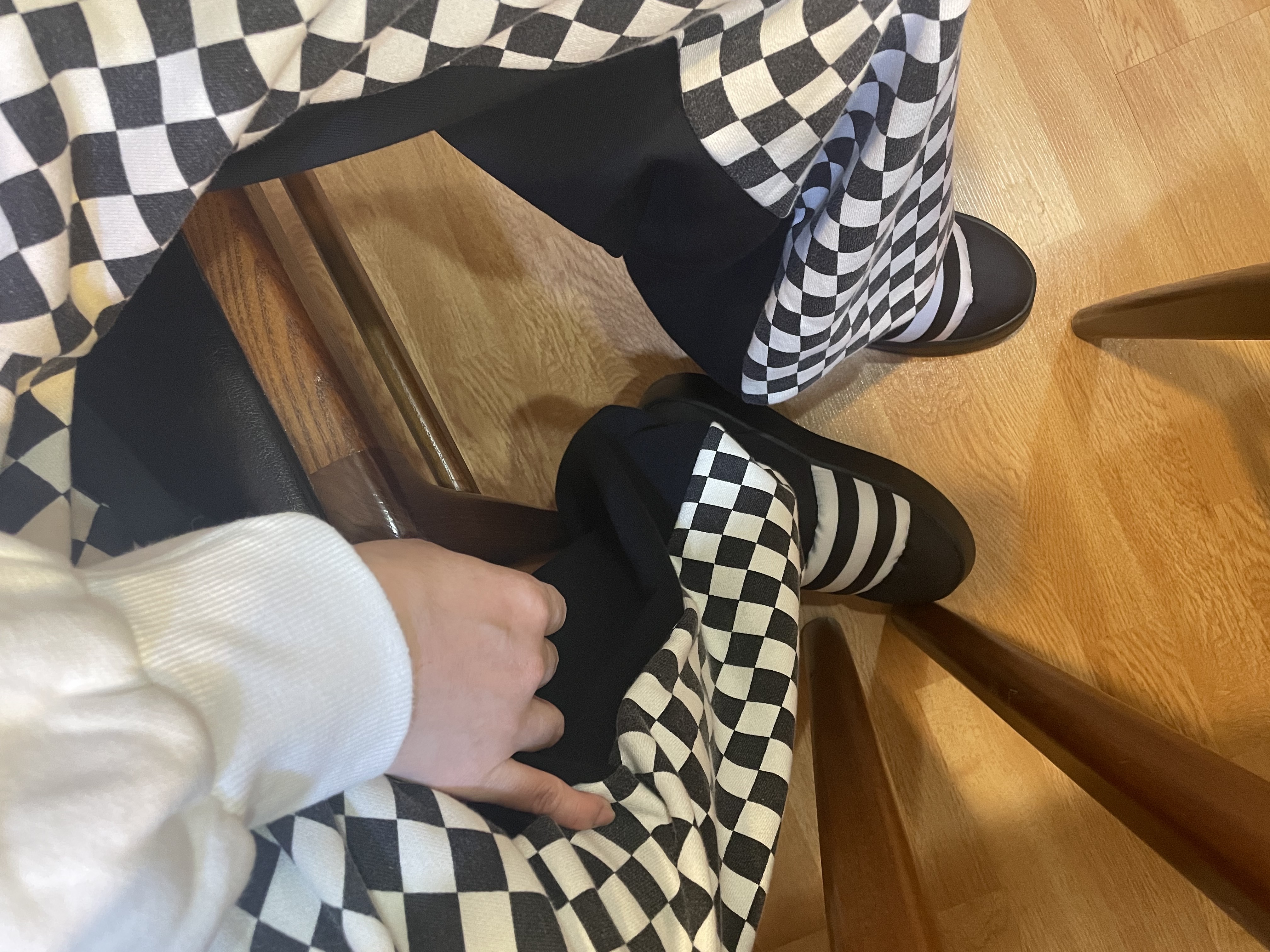 Adidas Puffylette Core Black 착용 스타일