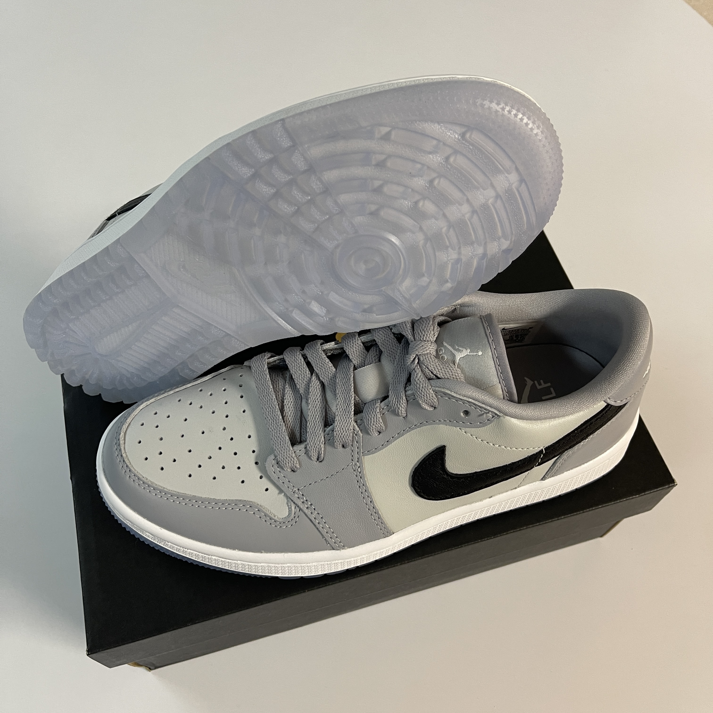 Jordan 1 Low Golf Wolf Grey 착용 스타일 - 2
