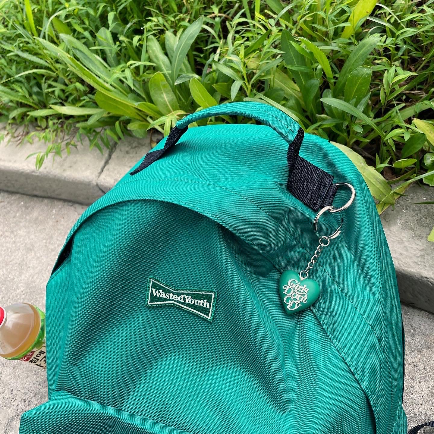 Porter POTR x Wasted Youth Daypack Green 착용 스타일 - 3