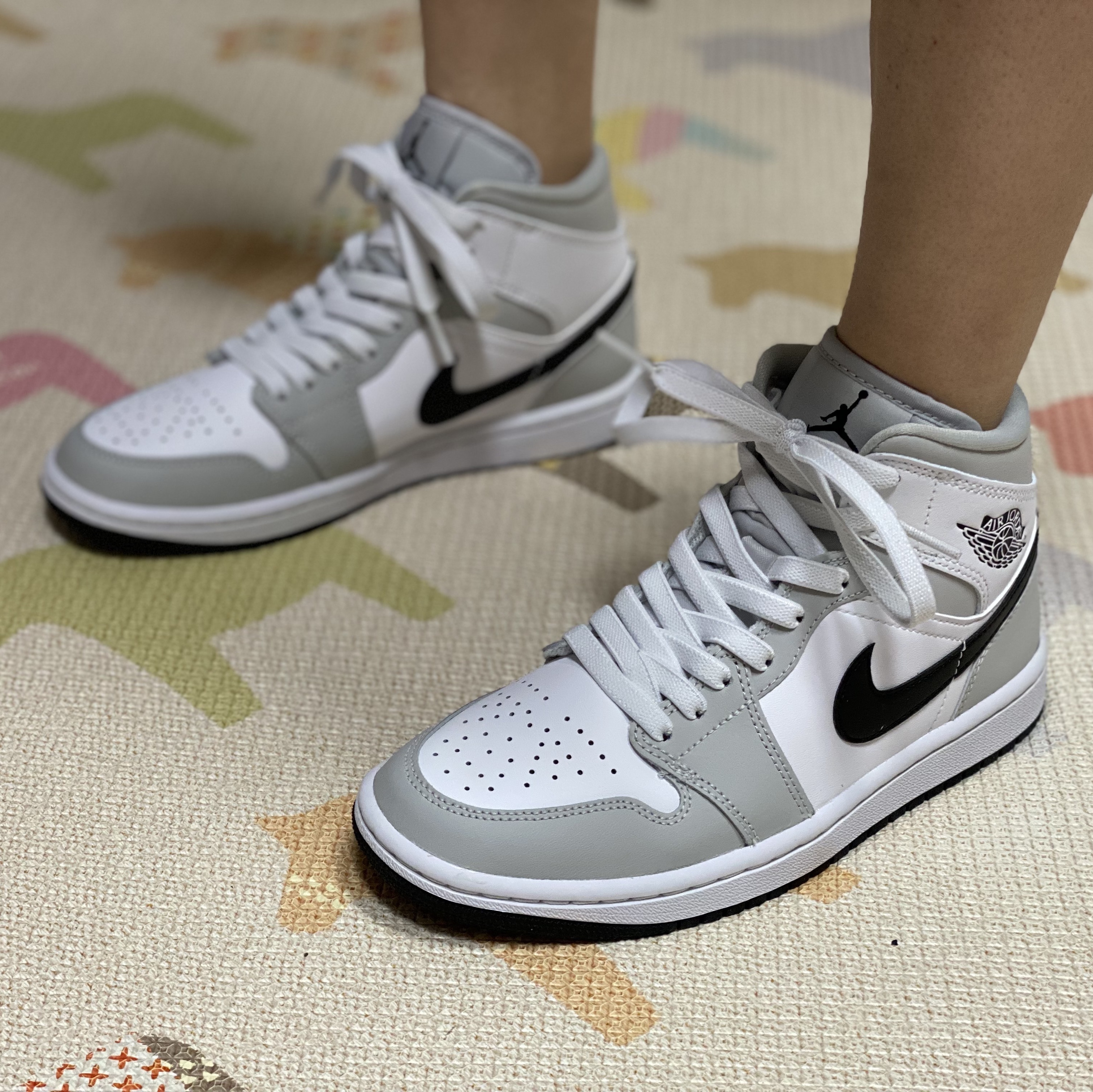 (W) Jordan 1 Mid Grey Fog 착용 스타일