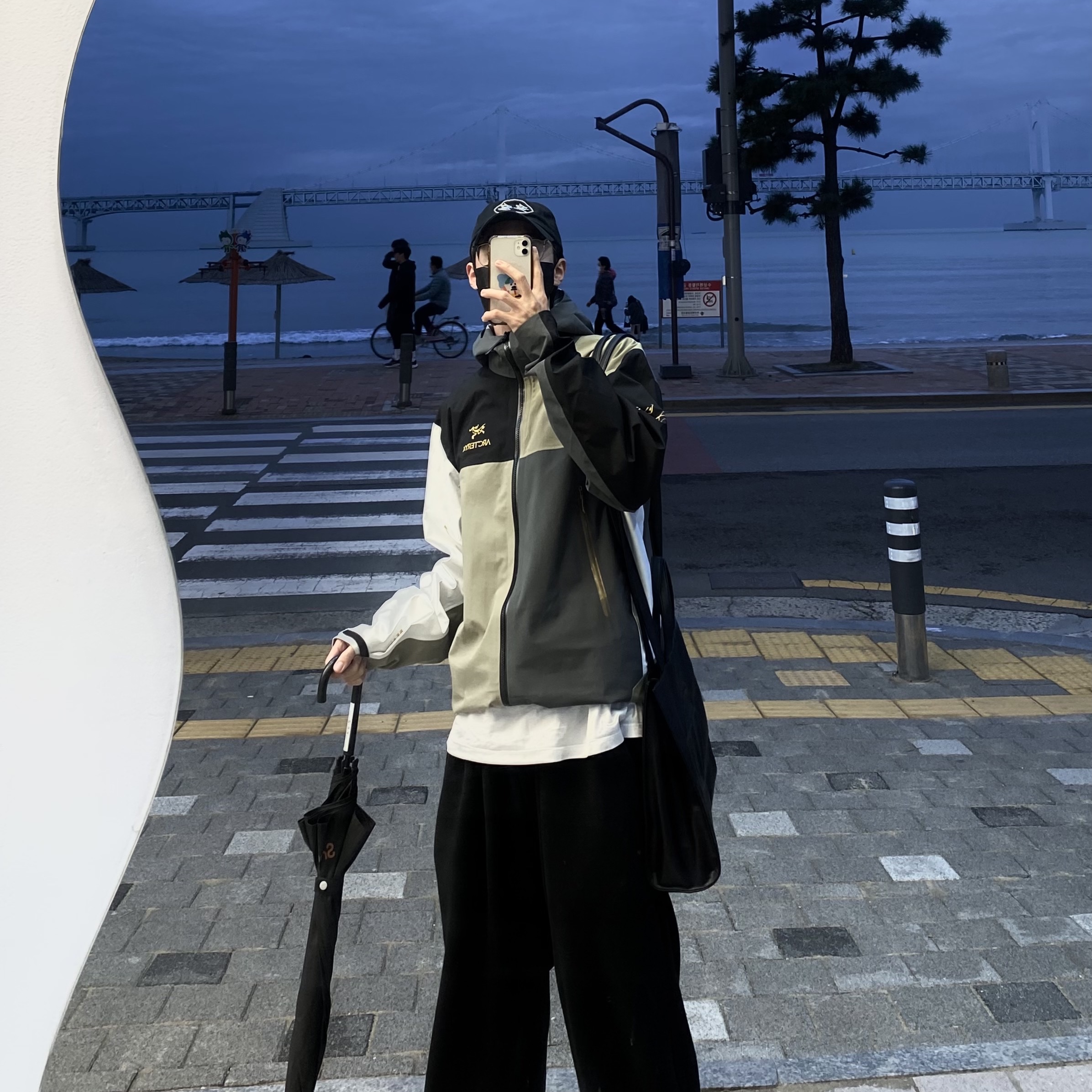 Arc'teryx x Beams Dimensions Beta Jacket Multi 착용 스타일