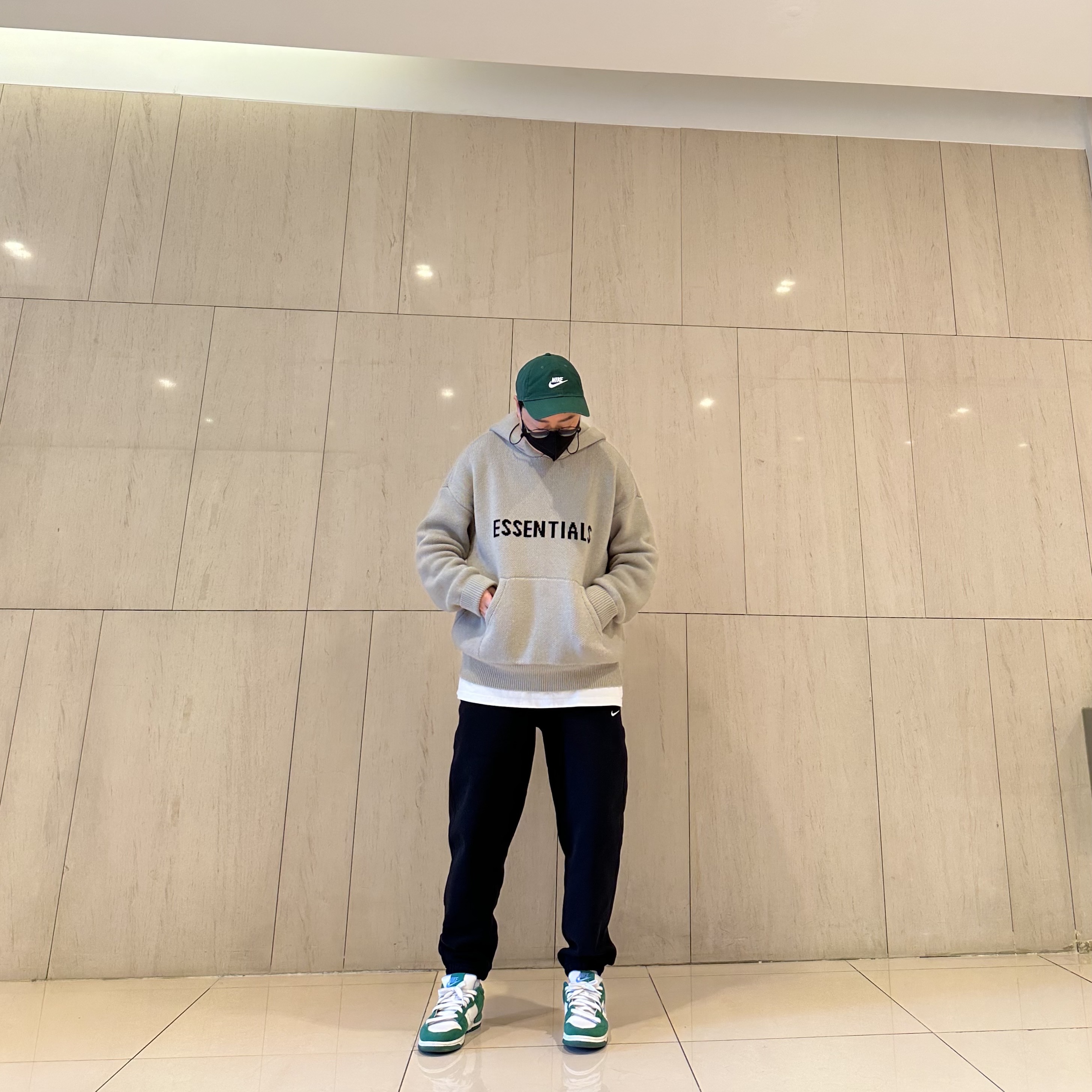 Nike Heritage 86 Futura Washed Cap Gorge Green, Essentials Knit Hoodie Olive - 20FW 착용 스타일 - 1