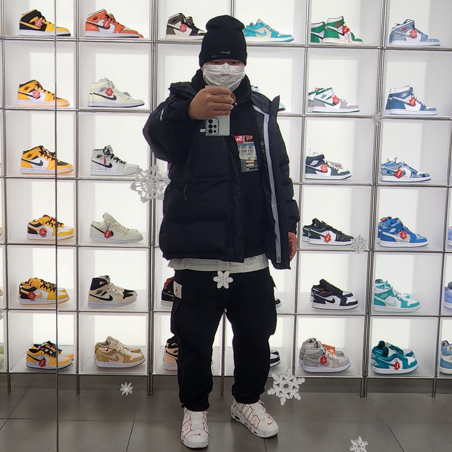 Supreme Gore-Tex 700-Fill Down Parka Black - 19FW, Supreme x Thrasher Hooded Sweatshirt Black - 21FW 착용 스타일