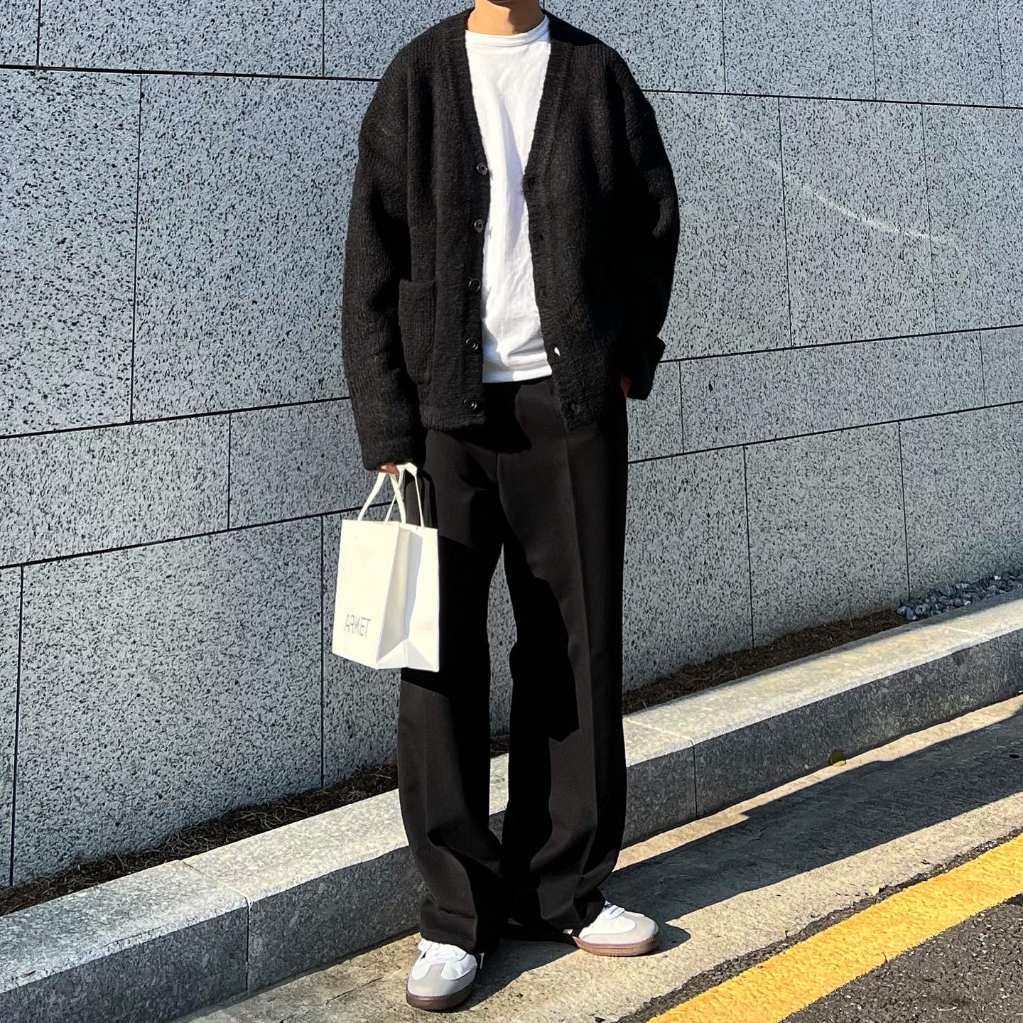 Adidas Samba Vegan White Black 착용 스타일 - 1