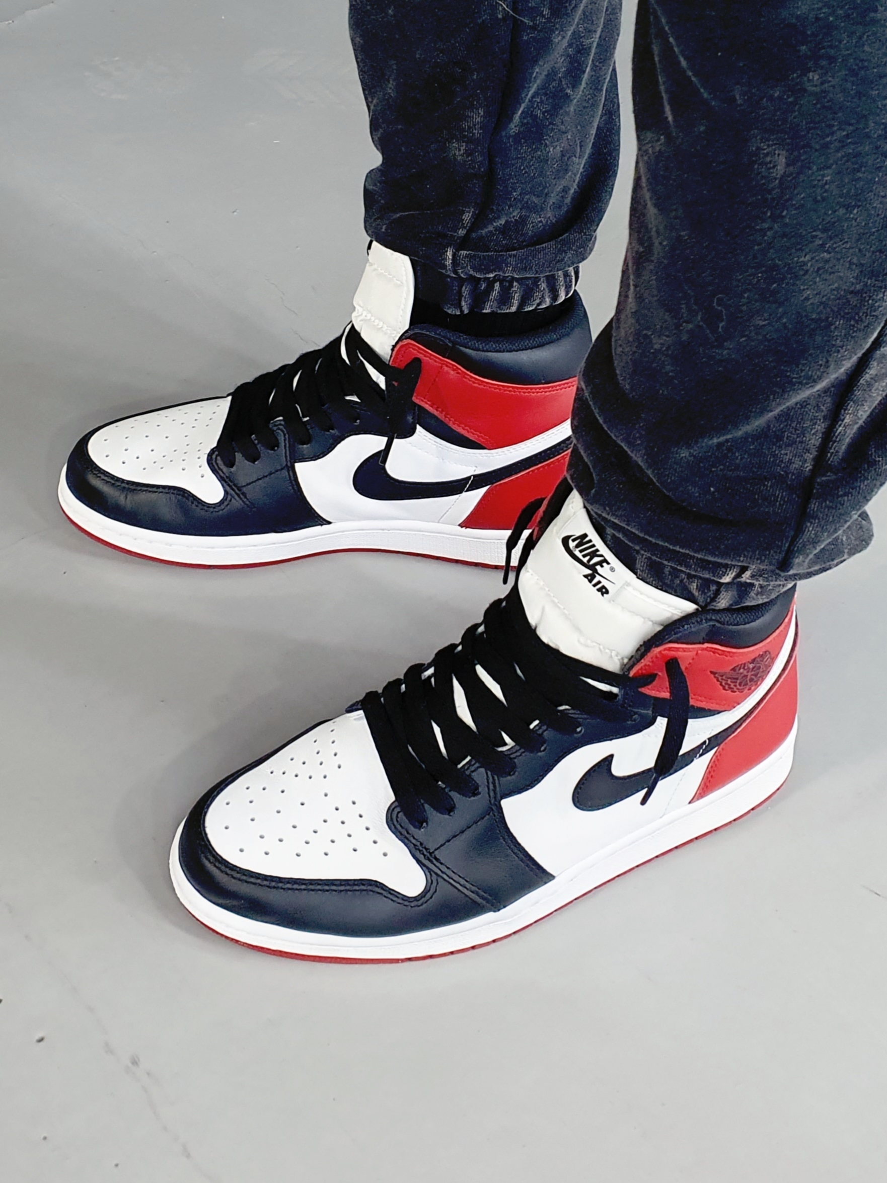 Jordan 1 Retro High OG Black Toe 2016 착용 스타일 - 4
