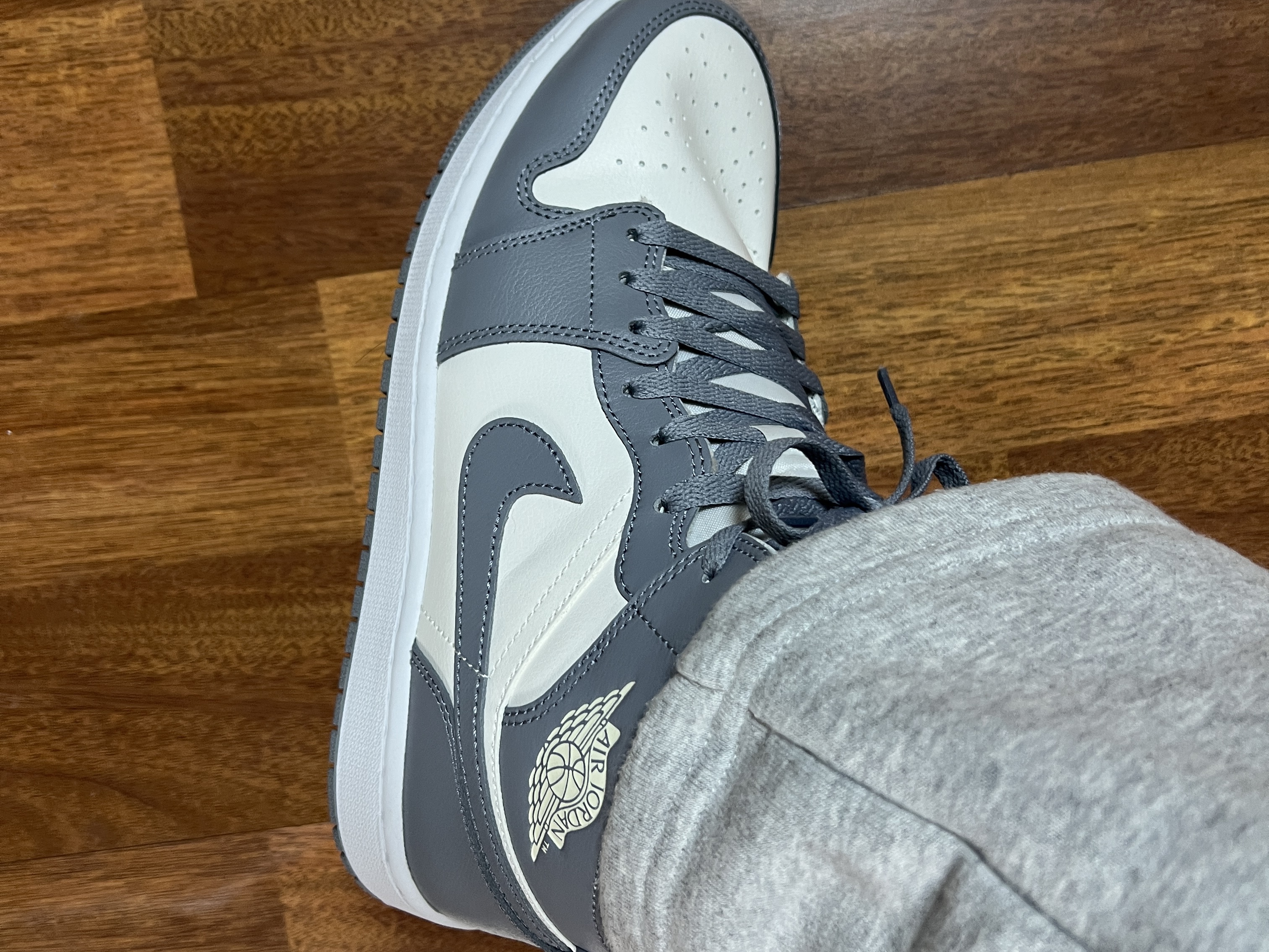 (W) Jordan 1 Mid Sail Stealth 착용 스타일