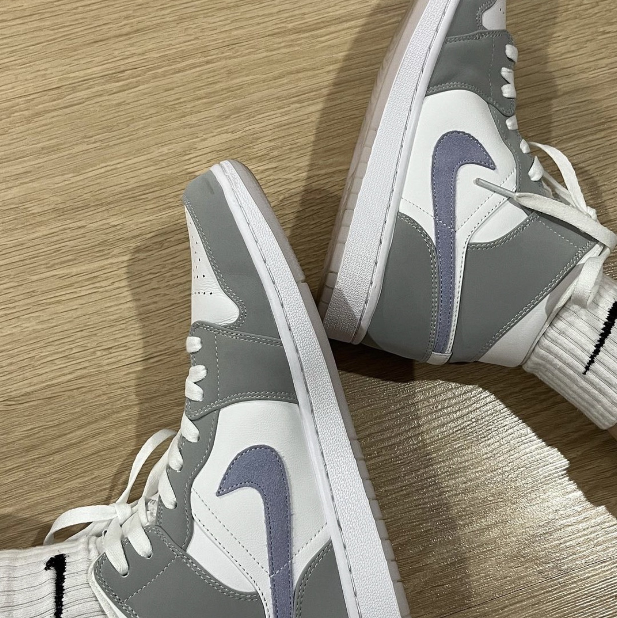 (W) Jordan 1 Mid Wolf Grey 착용 스타일