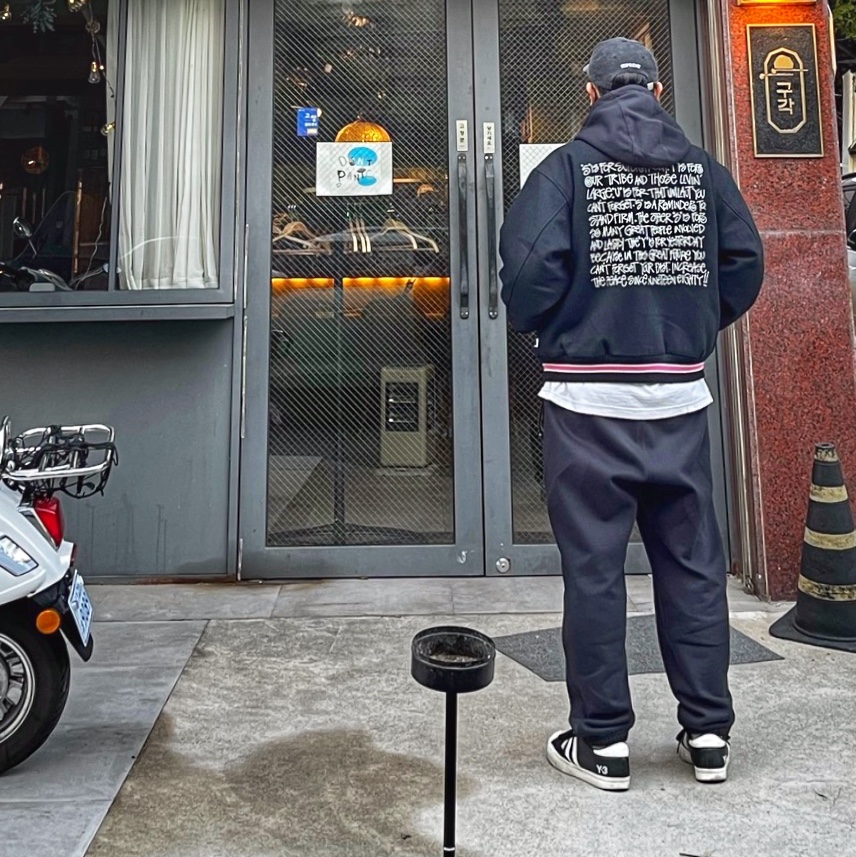 Y-3 Yohji Star Black White, Nike NRG Solo Swoosh Fleece Pants Black White - Asia 착용 스타일