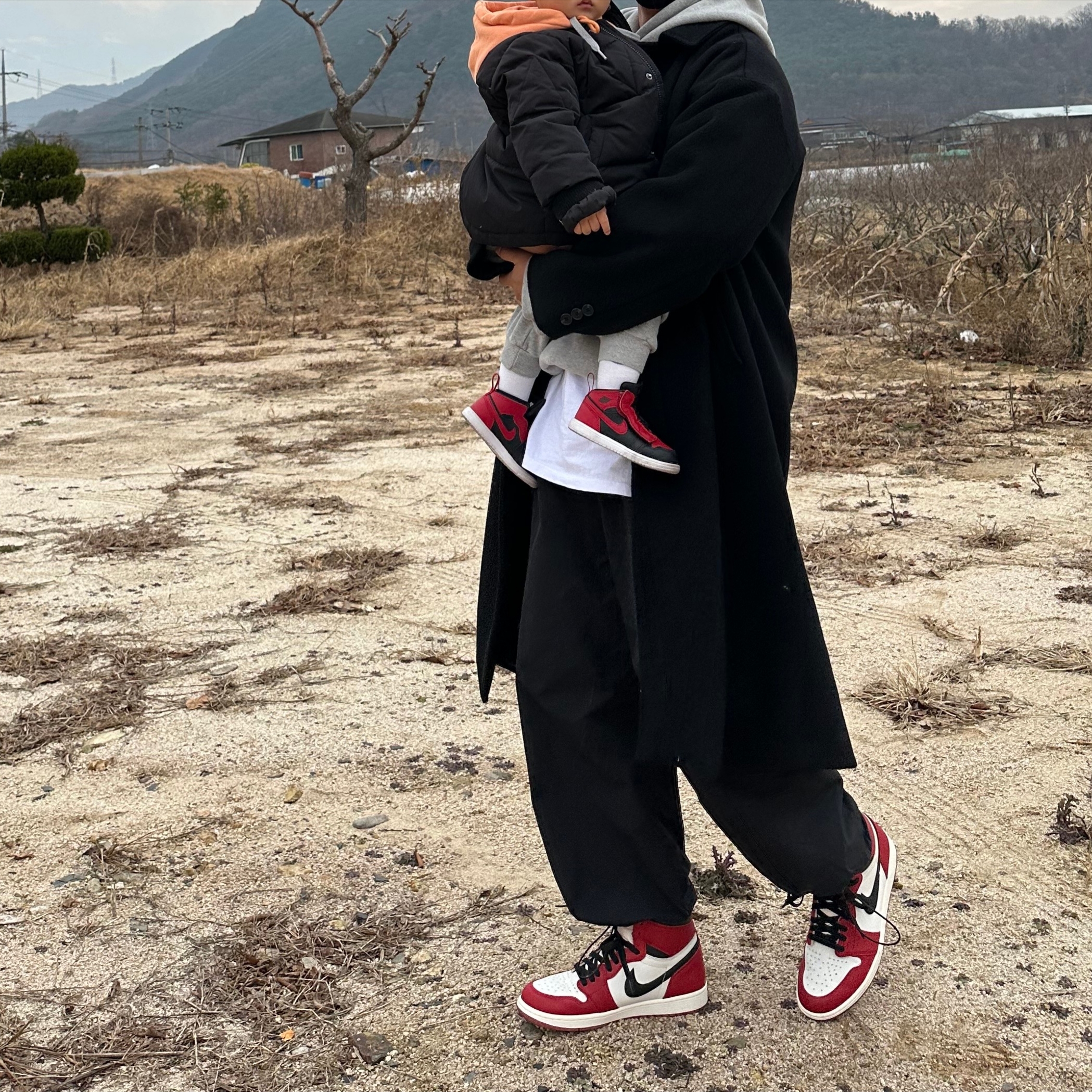 Jordan 1 Retro High OG Chicago 2022, (TD) Jordan 1 Retro High OG Patent Bred 착용 스타일 - 2