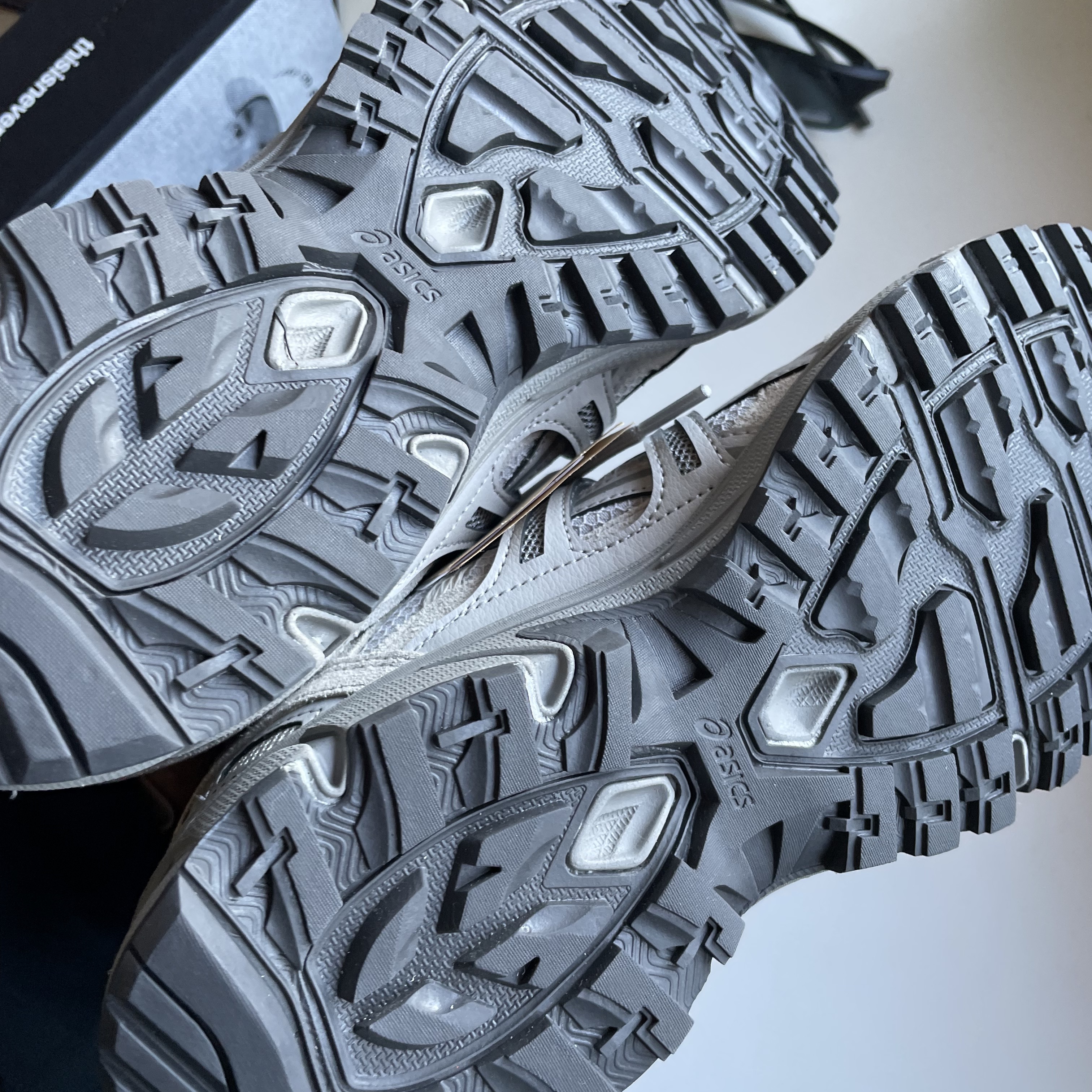 Asics Gel-Sonoma 15-50 Oyster Grey 착용 스타일 - 2