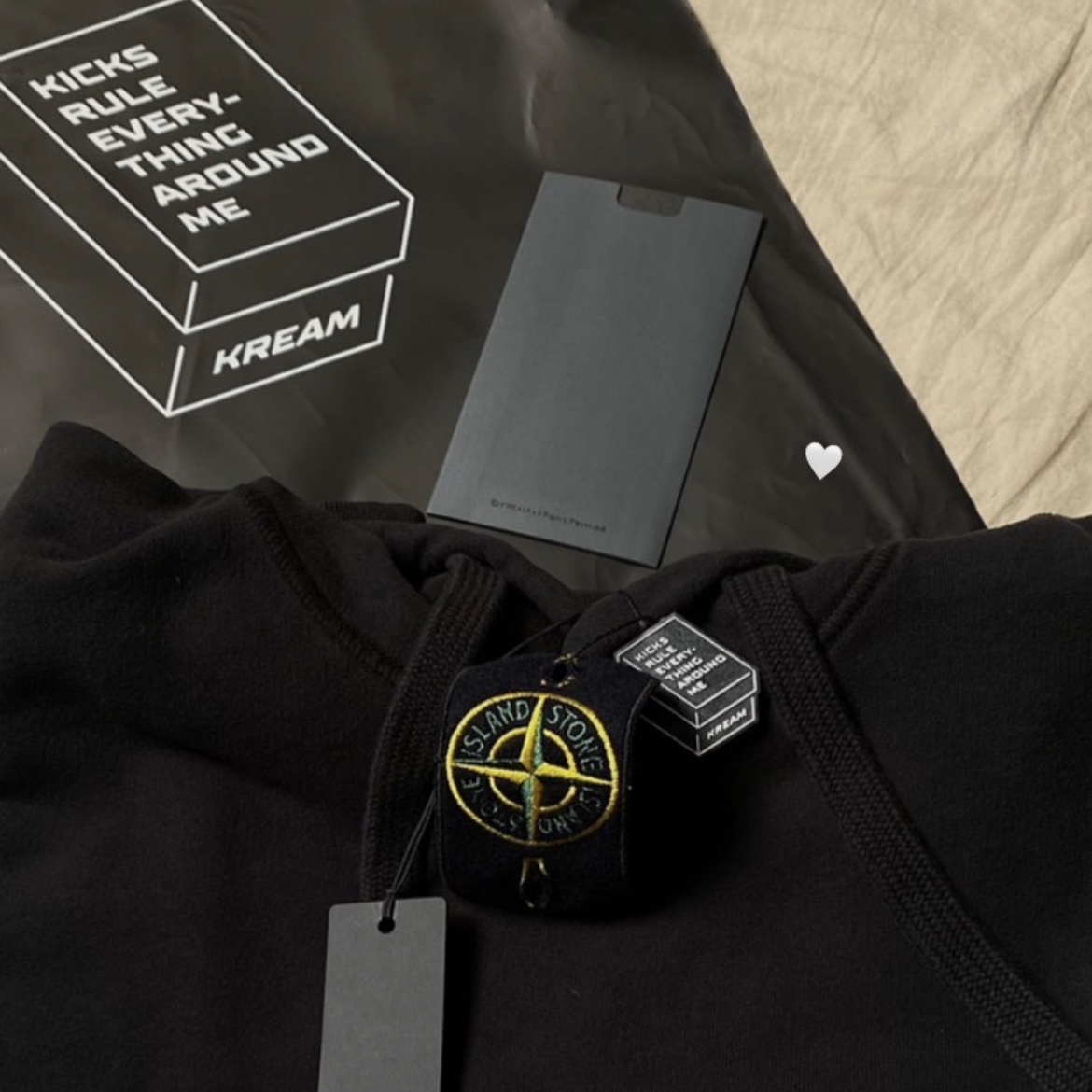 Stone Island 64120 Cotton Fleece Hooded Sweatshirt Black - 22FW 착용 스타일