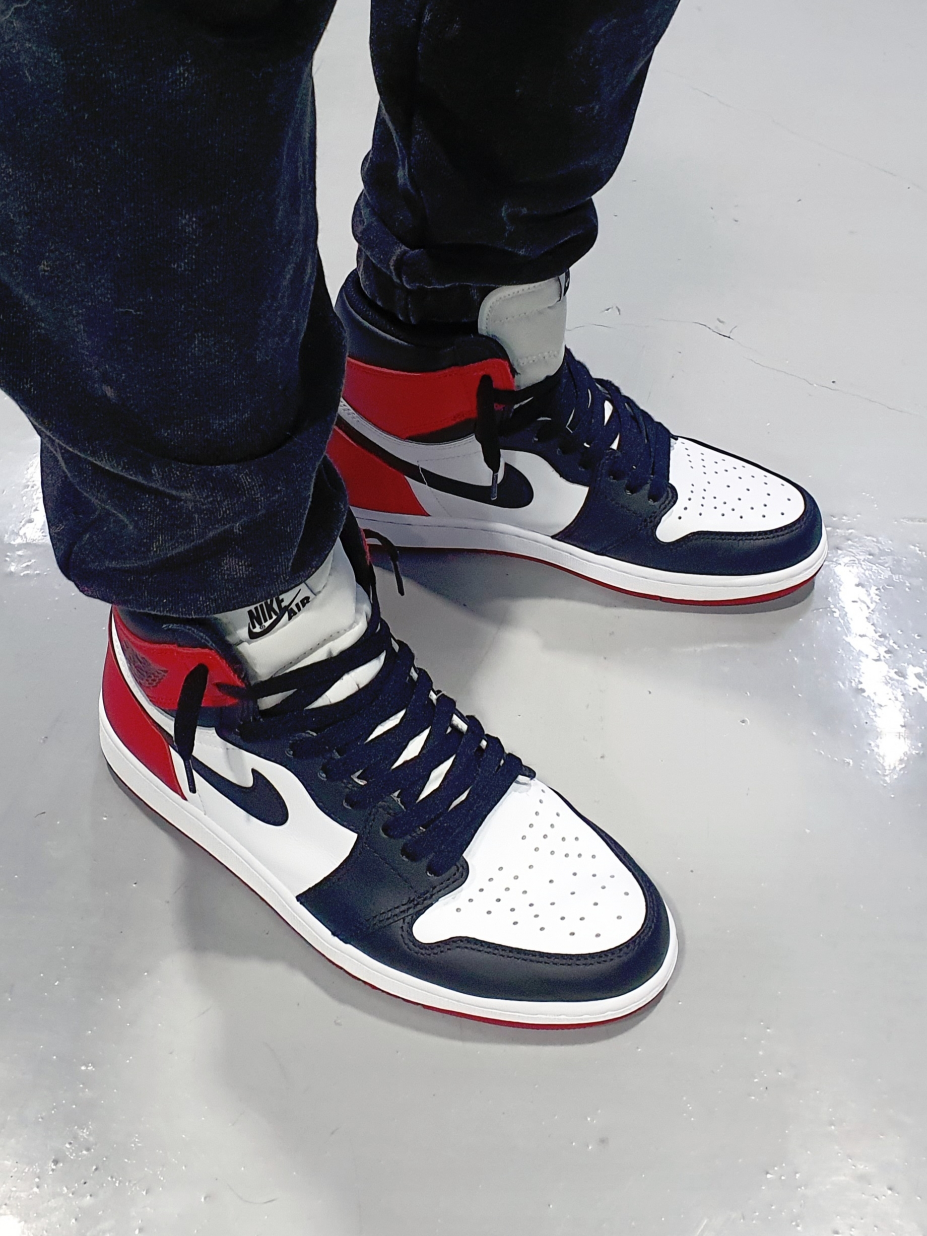 Jordan 1 Retro High OG Black Toe 2016 착용 스타일 - 5