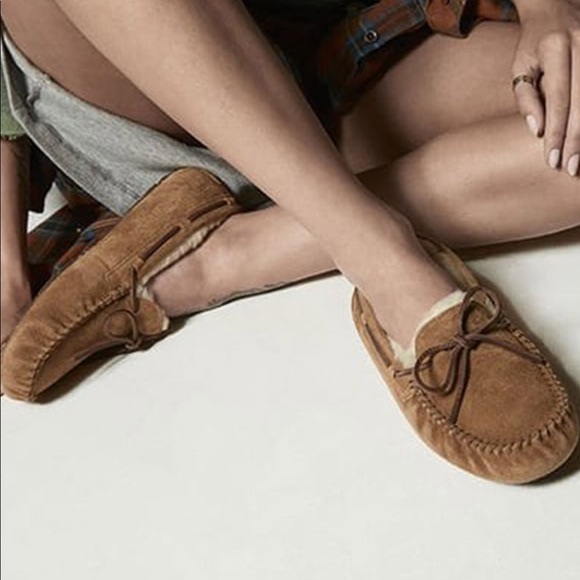 (W) UGG Dakota Chestnut 착용 스타일 - 1