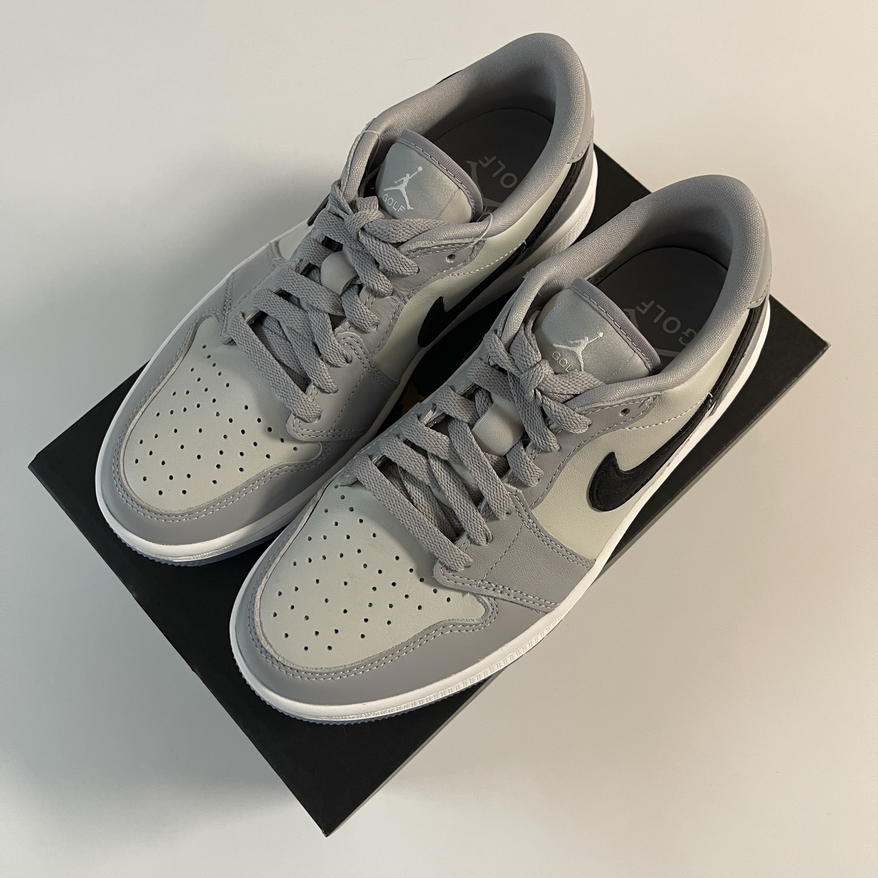 Jordan 1 Low Golf Wolf Grey 착용 스타일 - 5