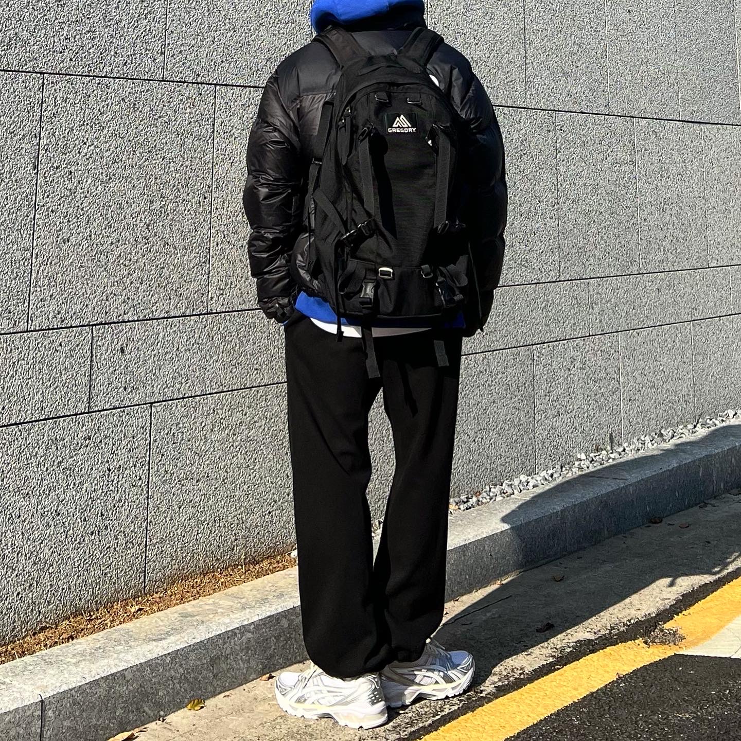 The North Face 1996 Eco Nuptse Jacket Black, Asics x JJJJound Gel-Kayano 14 Silver White 착용 스타일 - 5