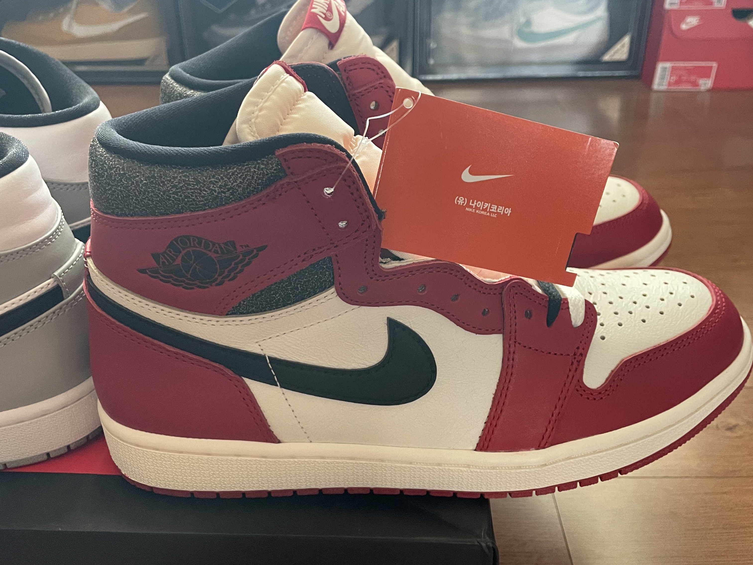 Jordan 1 Mid Light Smoke Grey, Jordan 1 Retro High OG Chicago 2022 착용 스타일 - 2