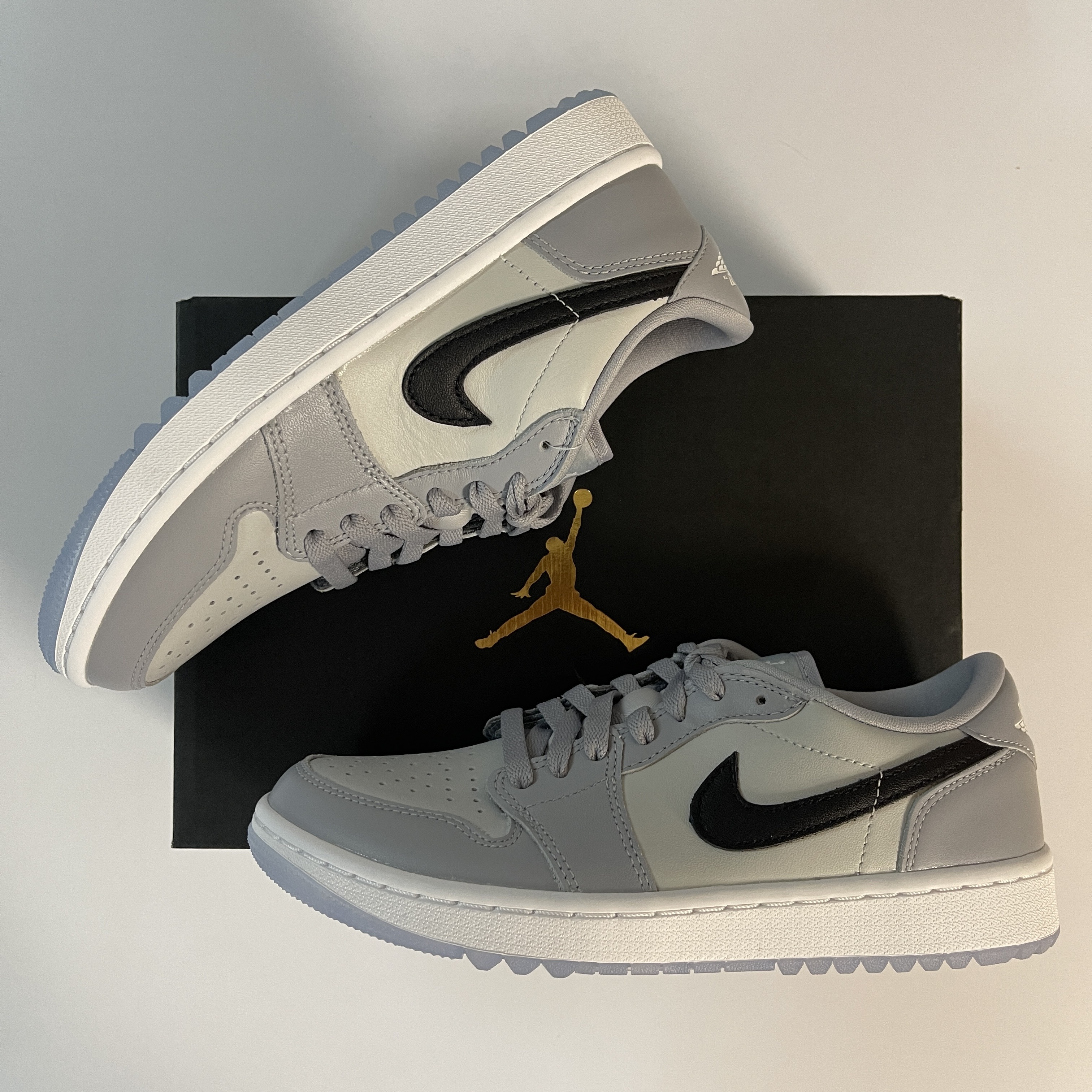 Jordan 1 Low Golf Wolf Grey 착용 스타일 - 1