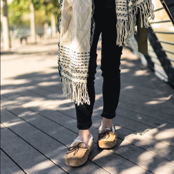 (W) UGG Dakota Chestnut 착용 스타일 - 2