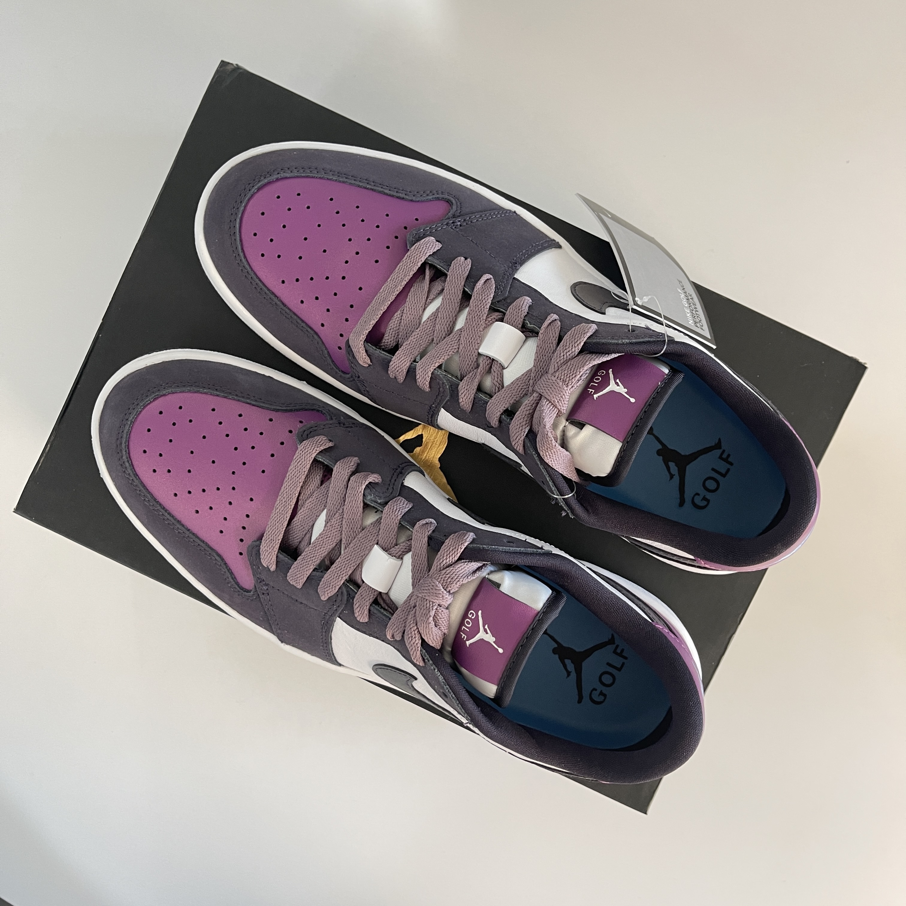 Jordan 1 Low Golf Cave Purple and Viotech 착용 스타일 - 4