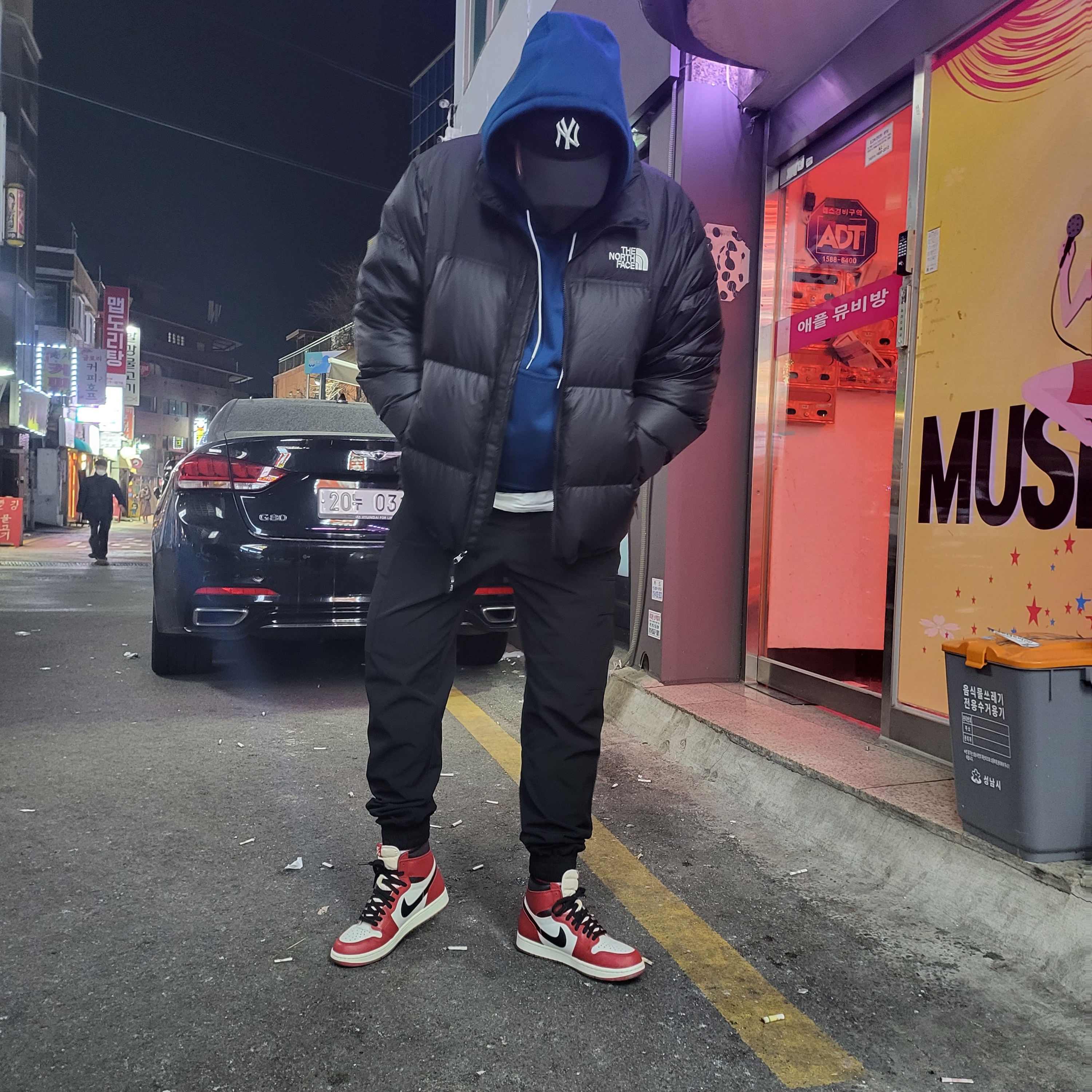 Jordan 1 Retro High OG Chicago 2022, Nike NRG Solo Swoosh Fleece Hoodie Valerian Blue - Asia 착용 스타일