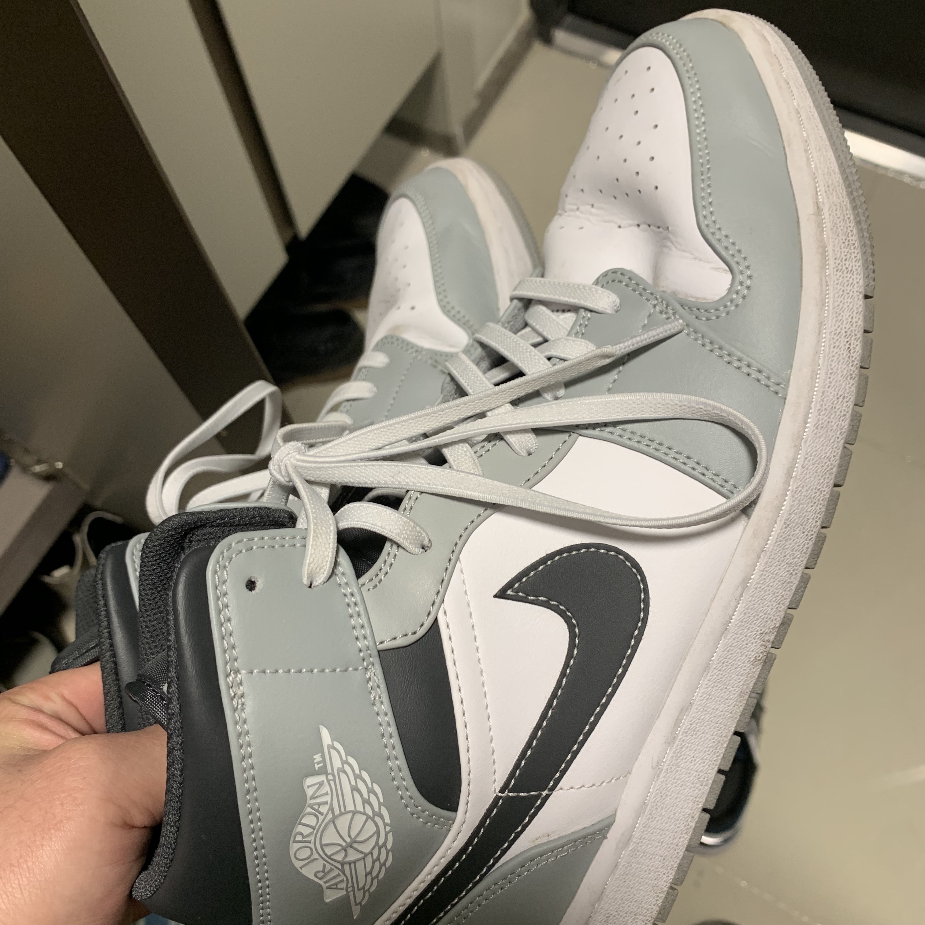 Jordan 1 Mid Light Smoke Grey Anthracite 착용 스타일