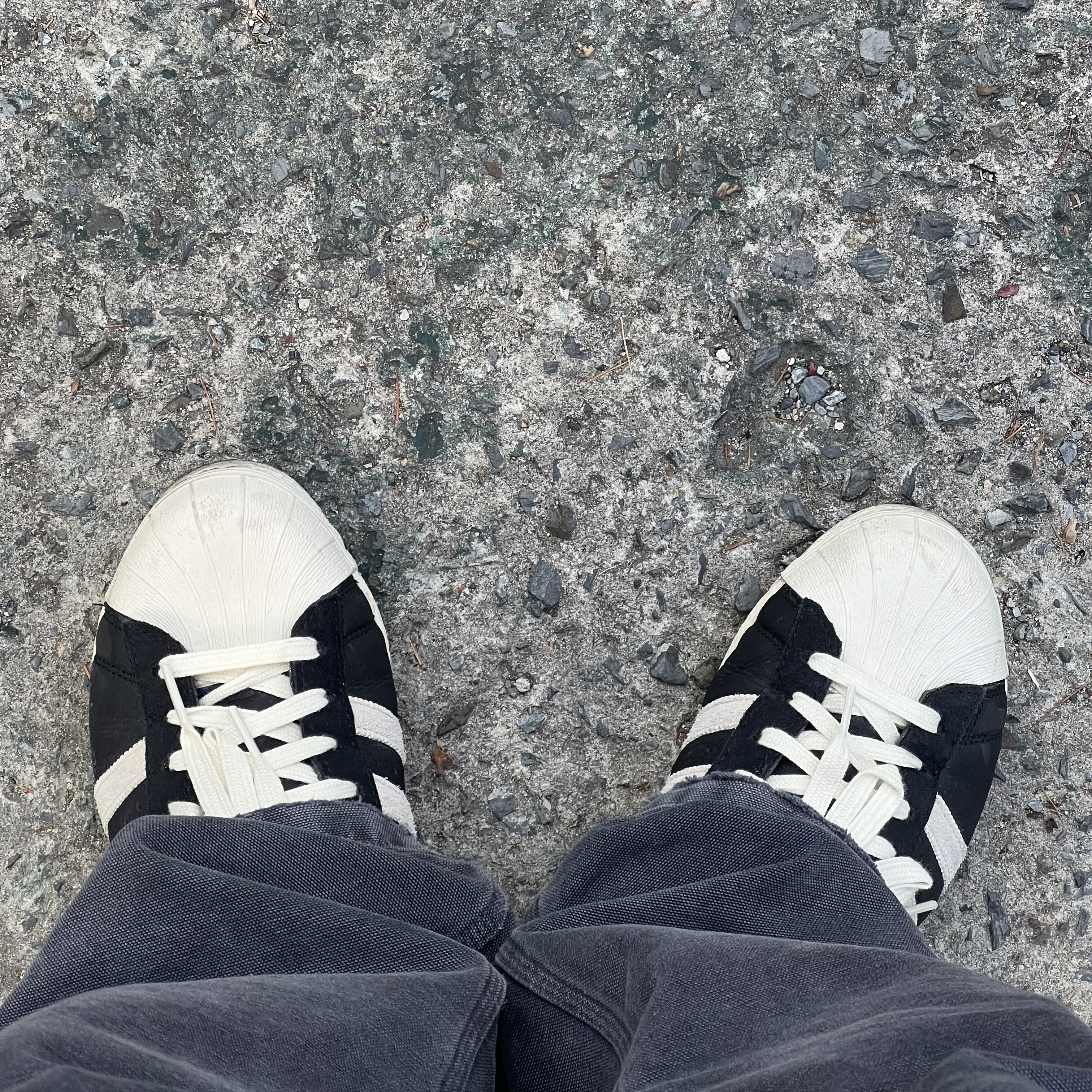 Adidas Superstar 82 Black White 착용 스타일