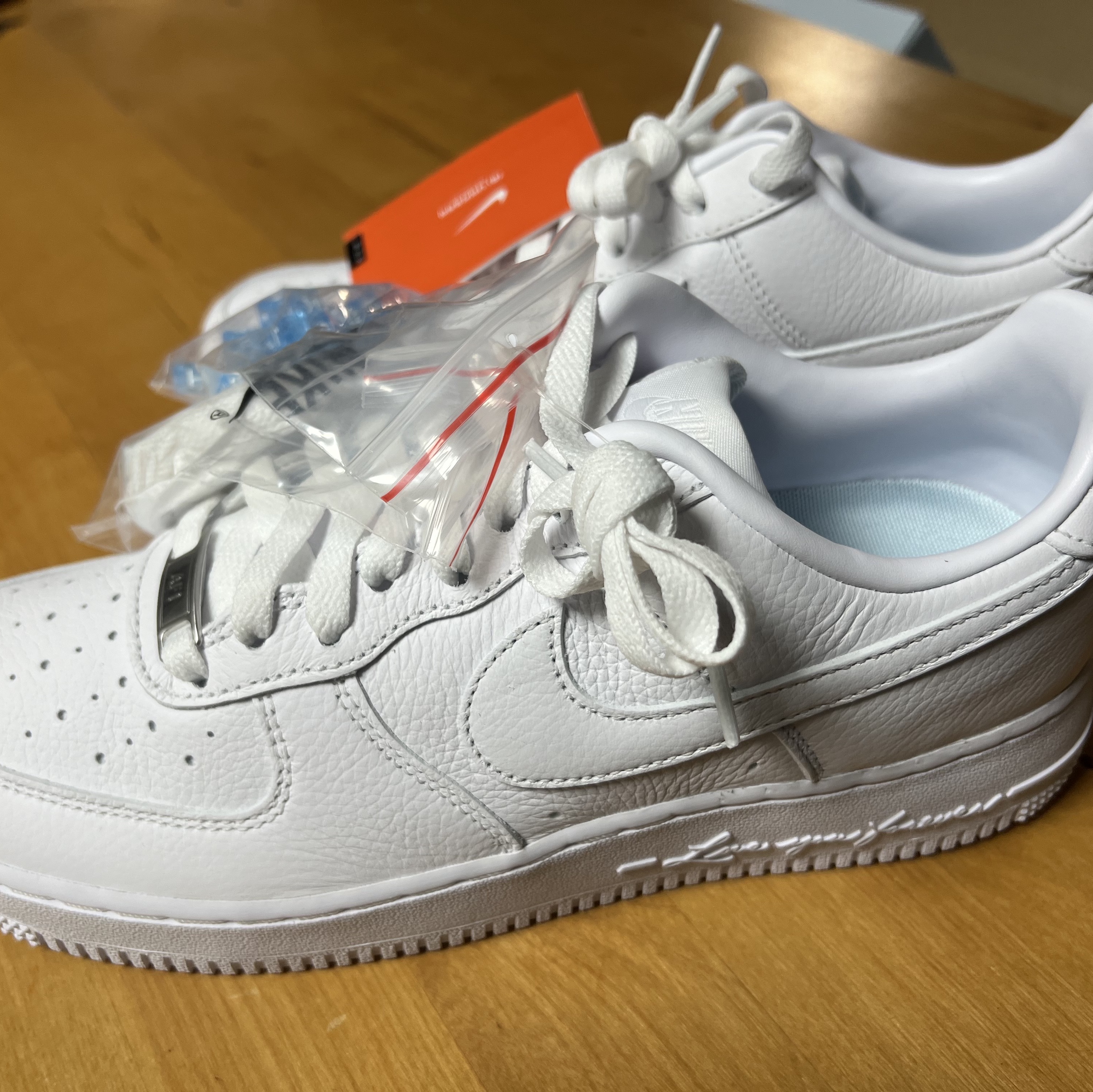 Nike x Drake Nocta Air Force 1 Low SP Certified Lover Boy White 착용 스타일 - 3