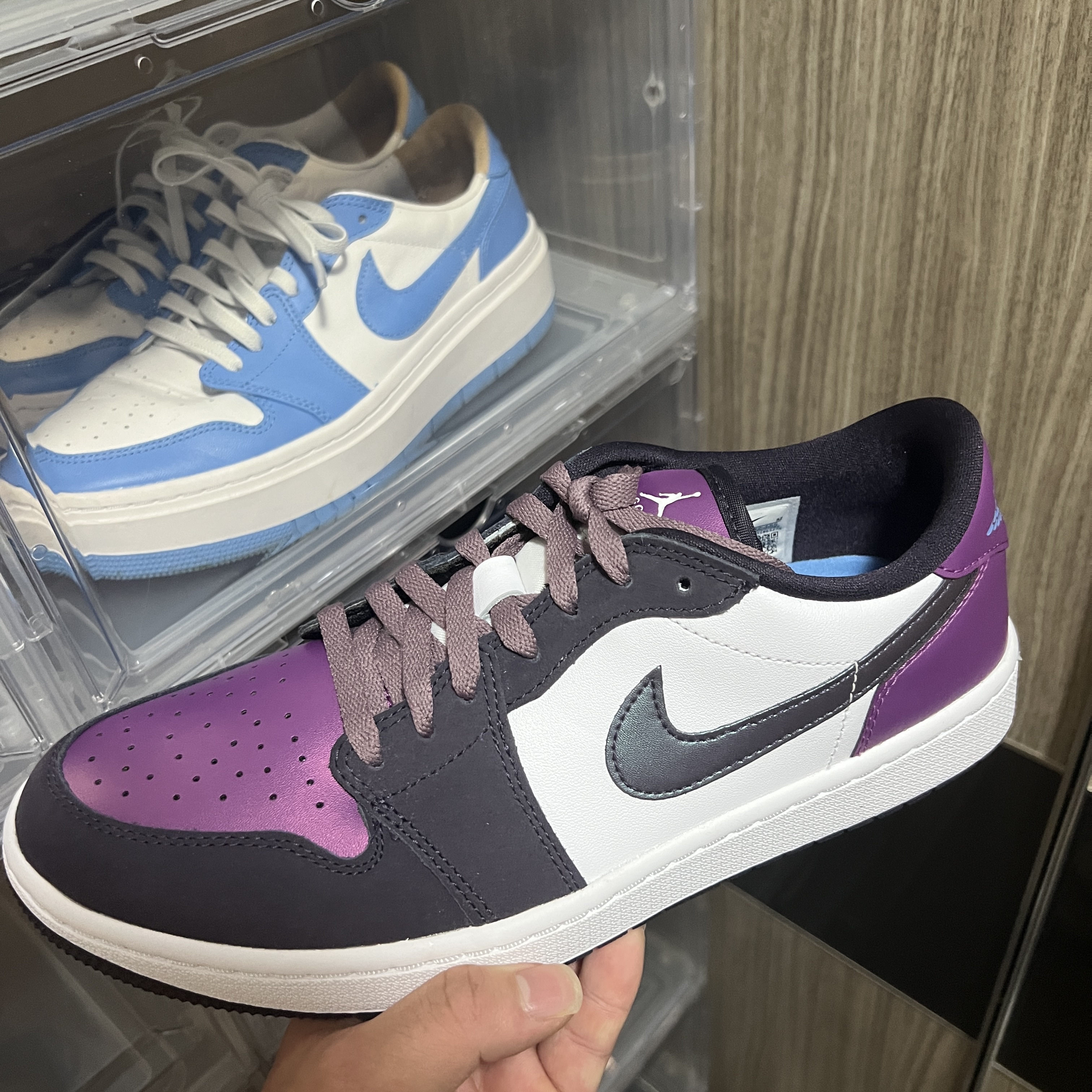Jordan 1 Low Golf Cave Purple and Viotech 착용 스타일