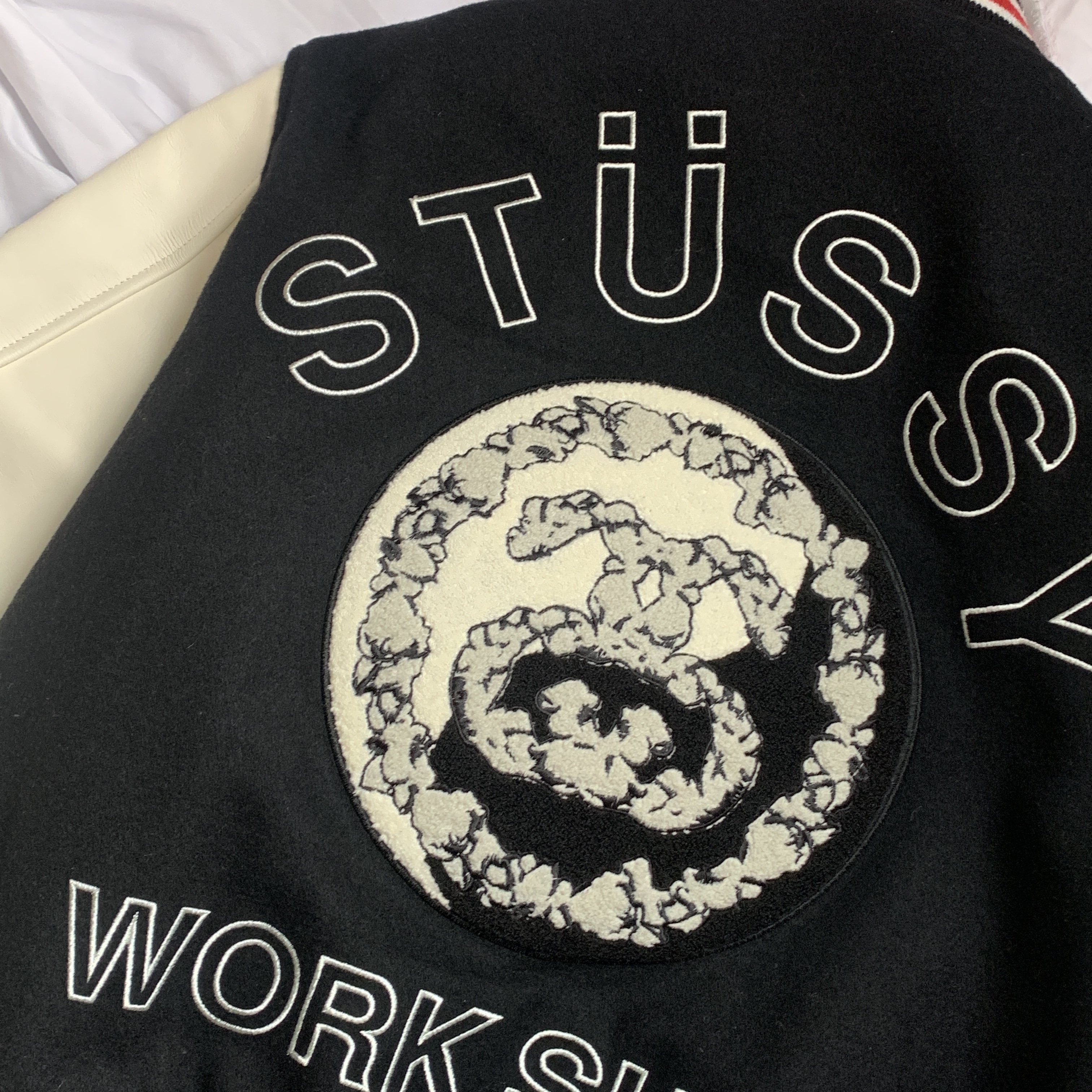 Stussy x Our Legacy x Denim Tears TTL Varsity Jacket Black 착용 스타일 - 3