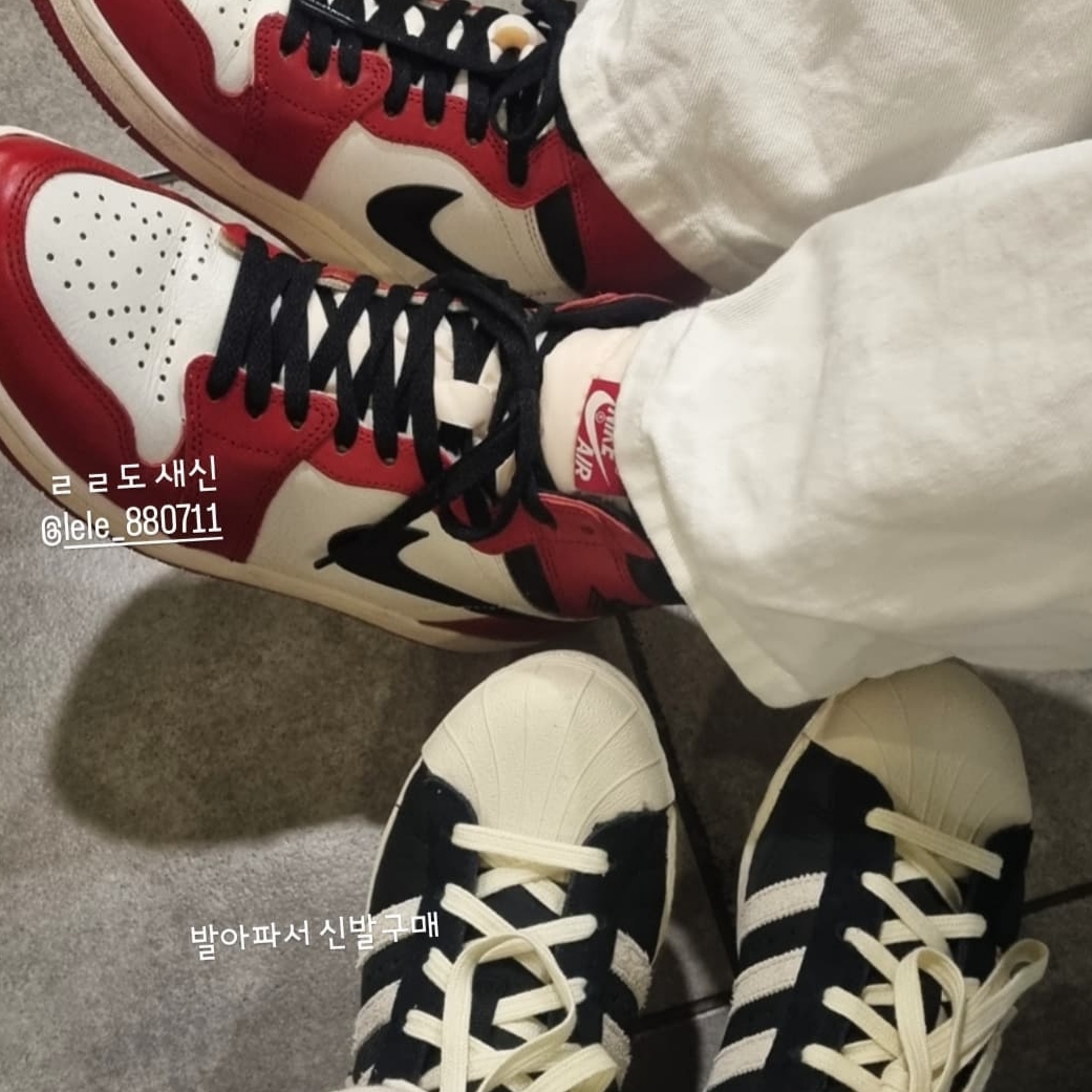 Jordan 1 Retro High OG Chicago 2022, Adidas Superstar 82 Black White 착용 스타일